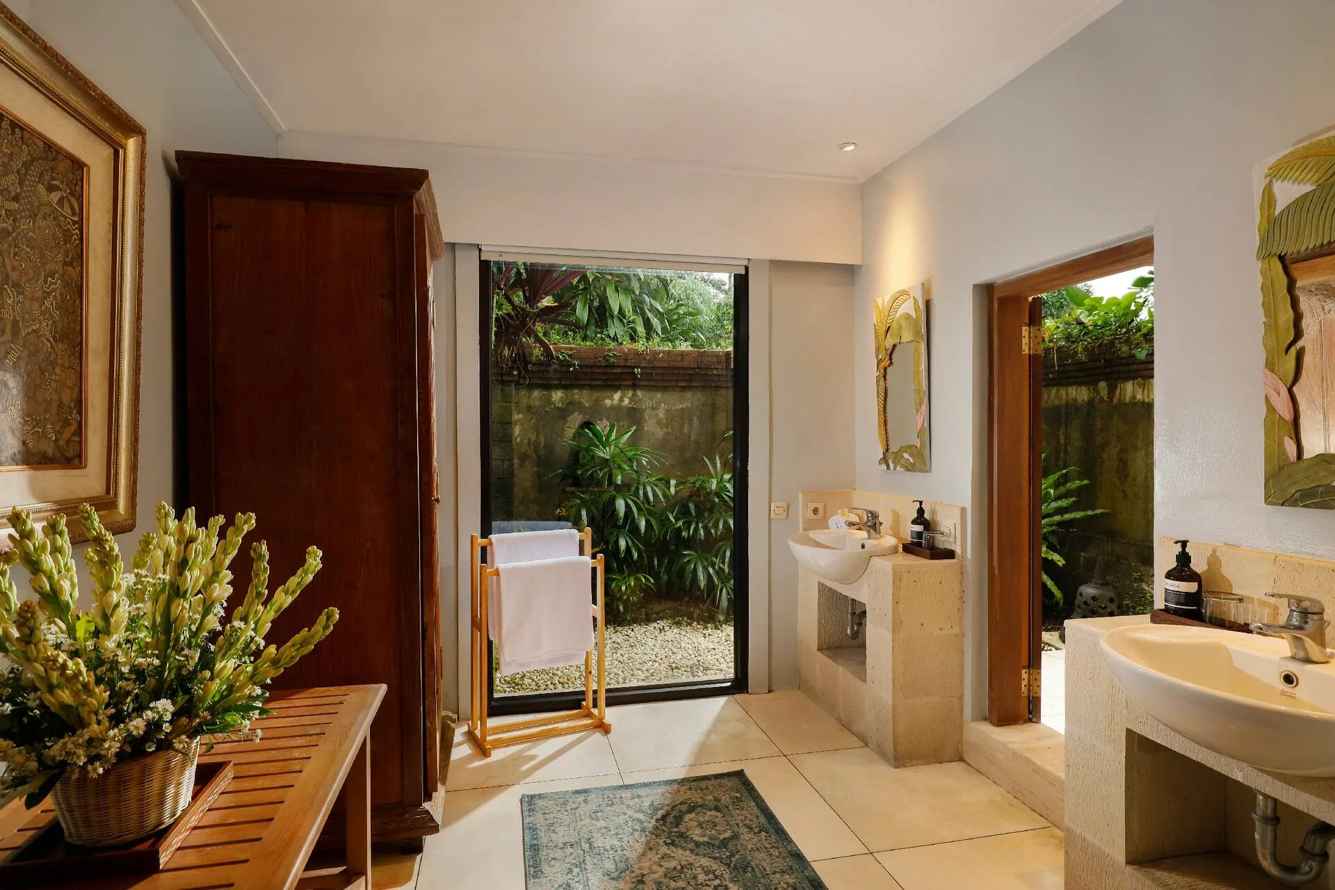 Traditional Infinity Sanctuary 3 Bedroom Private Villa in Ubud 4