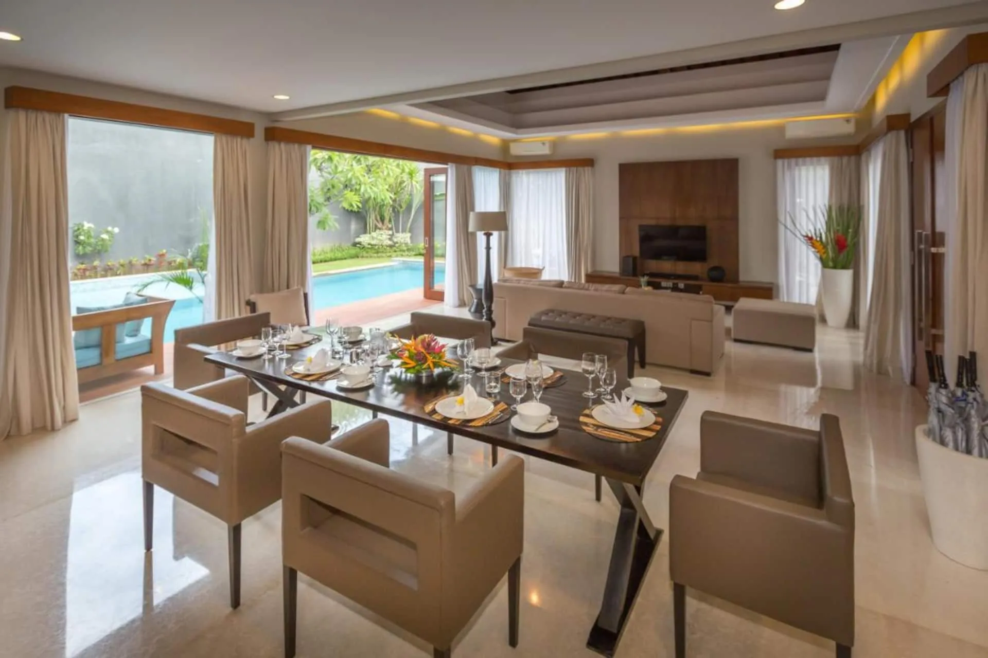 Elegant 3 Bedroom Stylish Villa in Seminyak 4