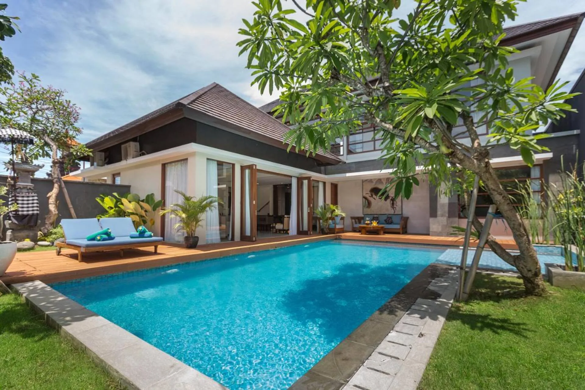 Elegant Stylish Sanctuary 3 Bedroom Private Villa in Seminyak 5