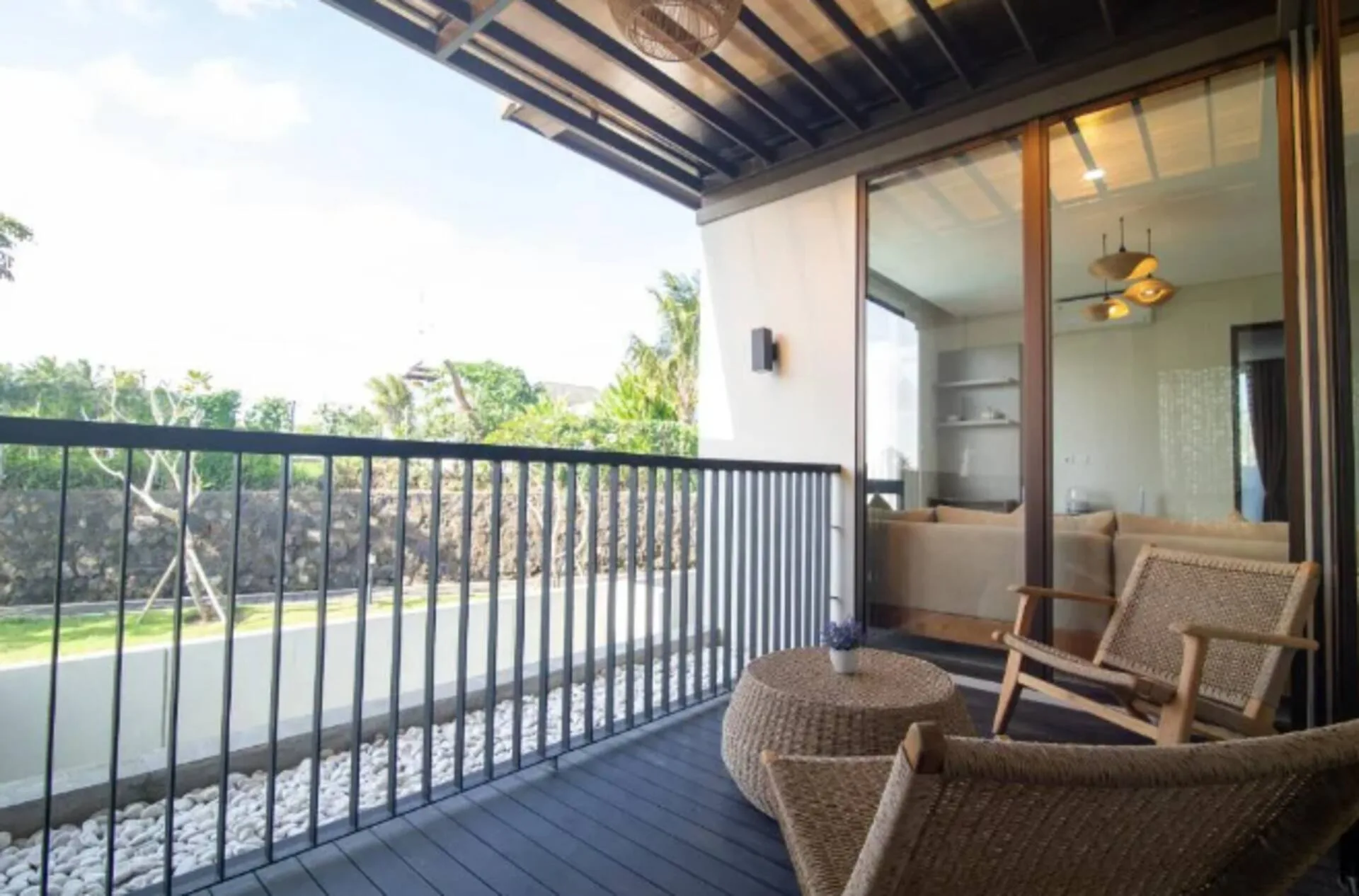 4 Bedroom Luxe Home: Modern & Tranquil Tanah Lot Escape 3