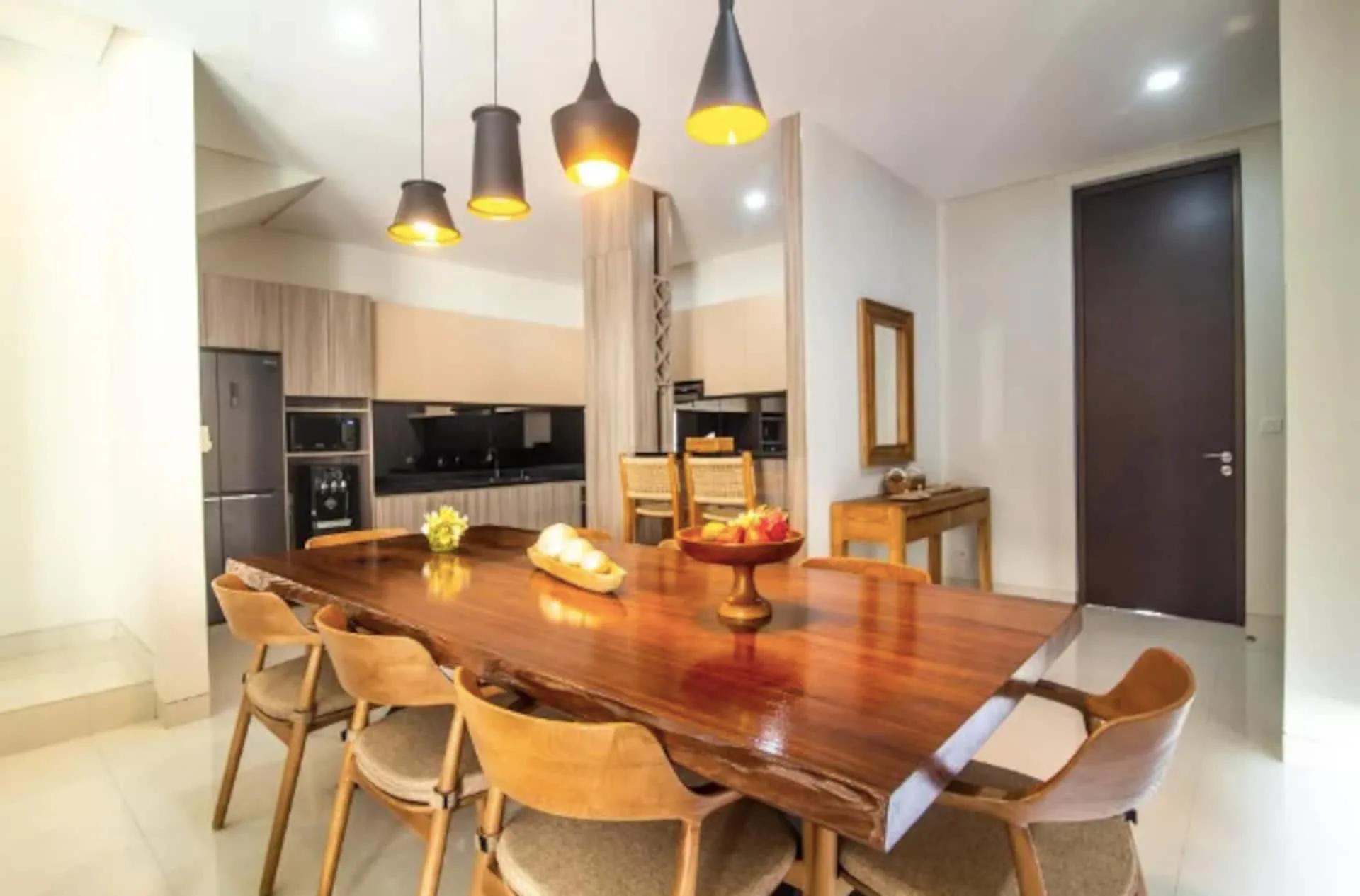 4 Bedroom Luxe Home: Modern & Tranquil Tanah Lot Escape 4