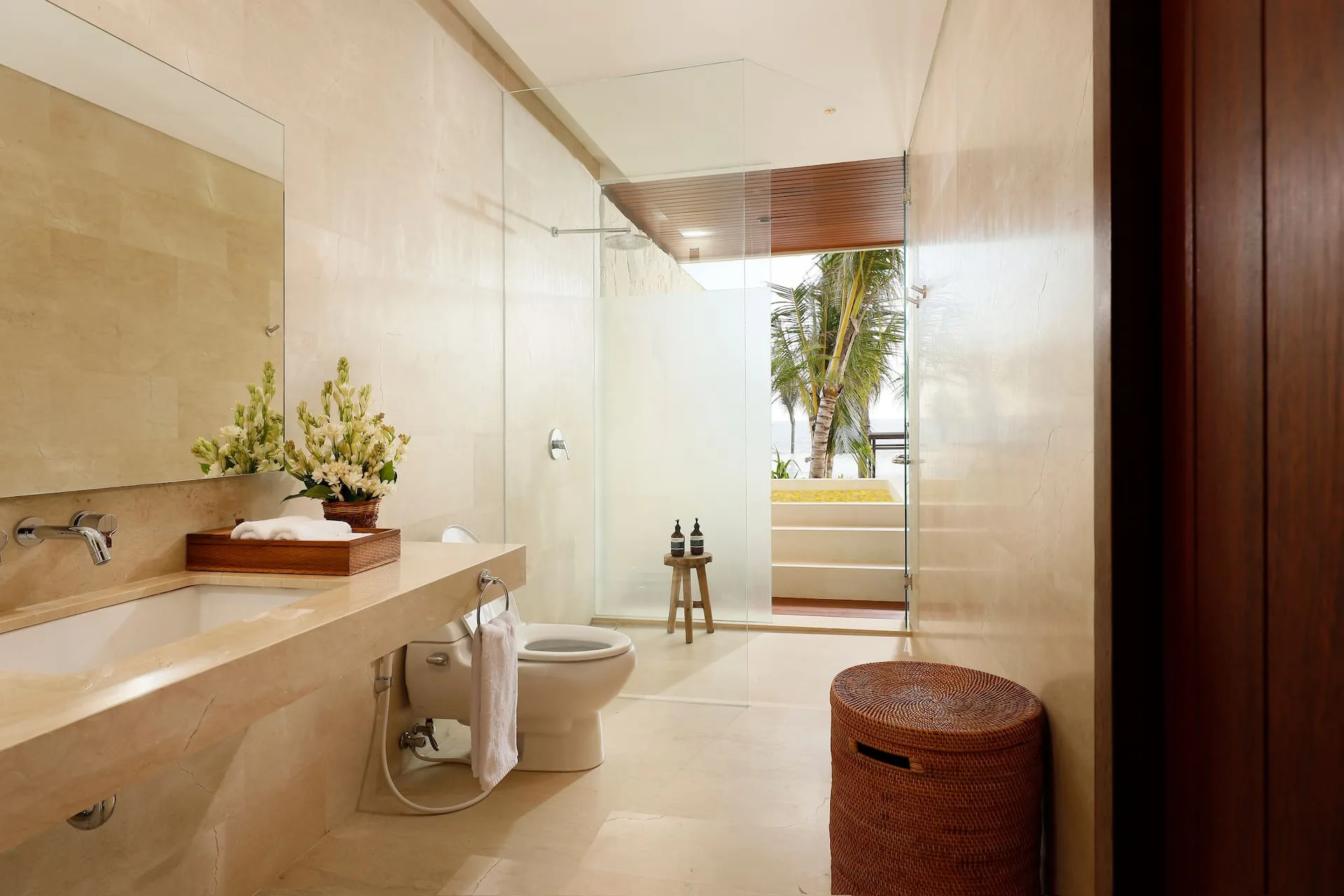 Coastal Tranquil 3 Bedroom Villa with Resort Access 5