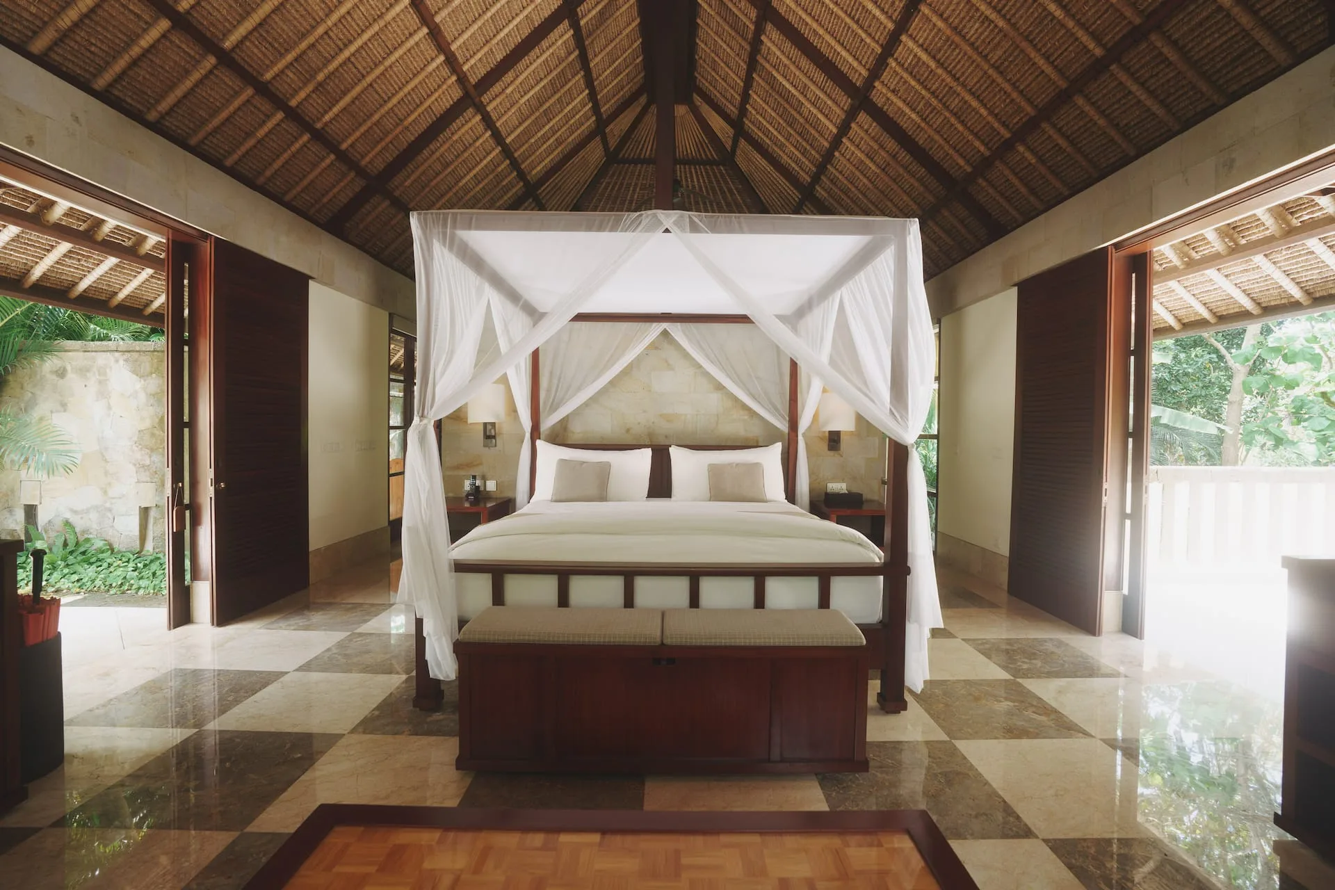 Beachfront Luxe Escape 4 Bedroom Private Villa in Bali 3