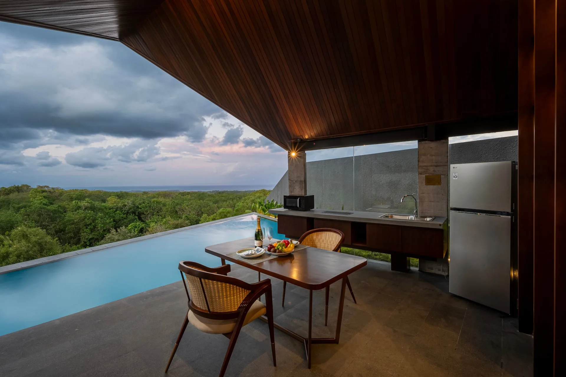 Romantic Couples Hideaway Private Villa in Nusa Dua 4