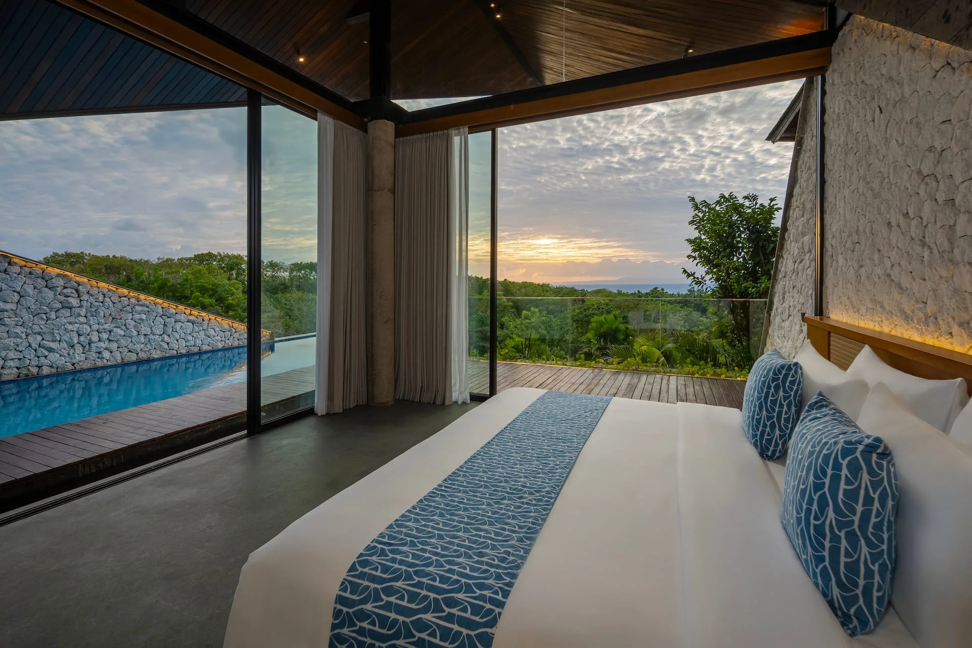 Modern 2 Bedroom Villa Private Pool Garden View Nusa Dua 5