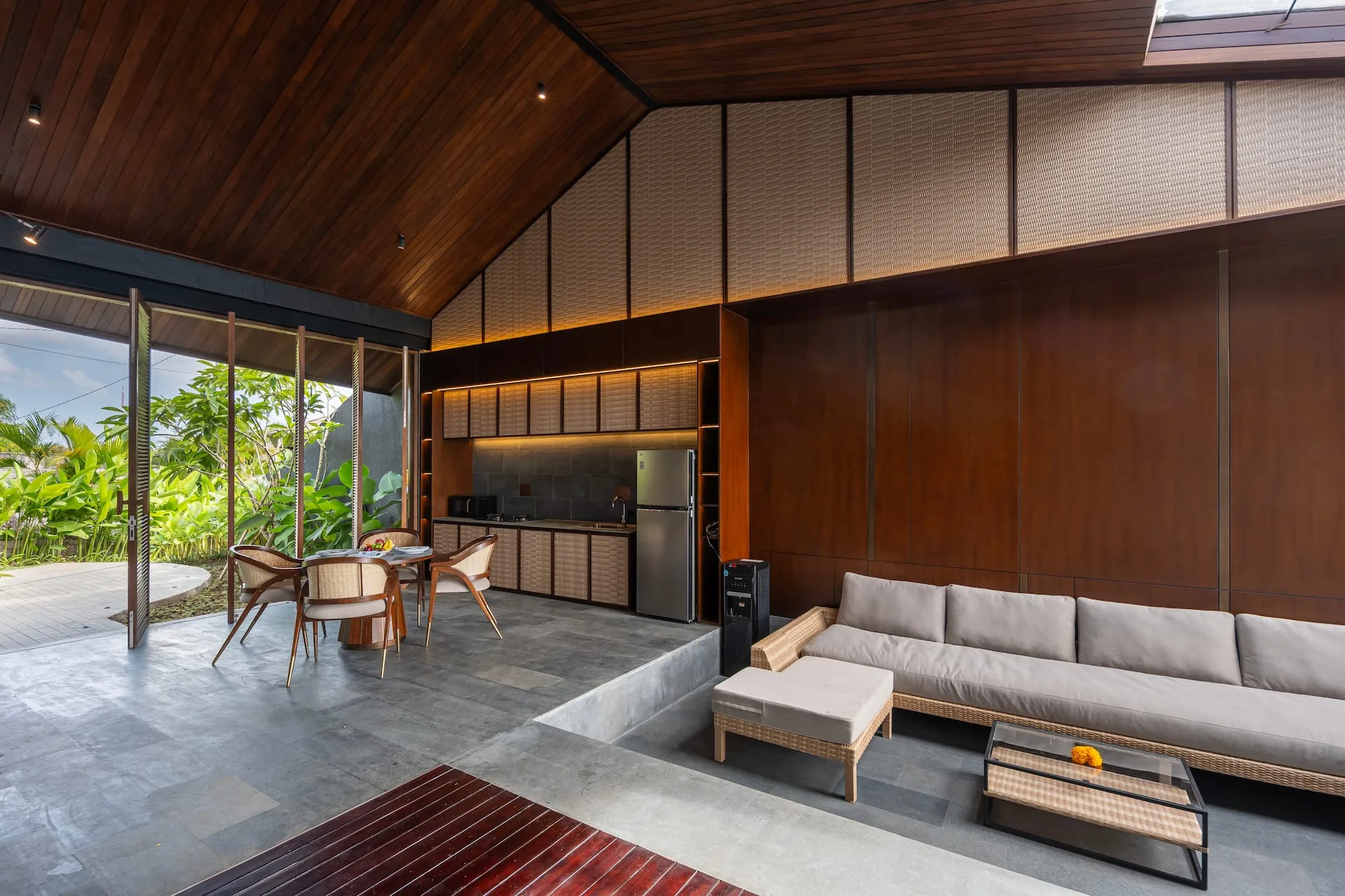 Elegant 2 Bedroom Villa with Pool & Sea View in Nusa Dua 3