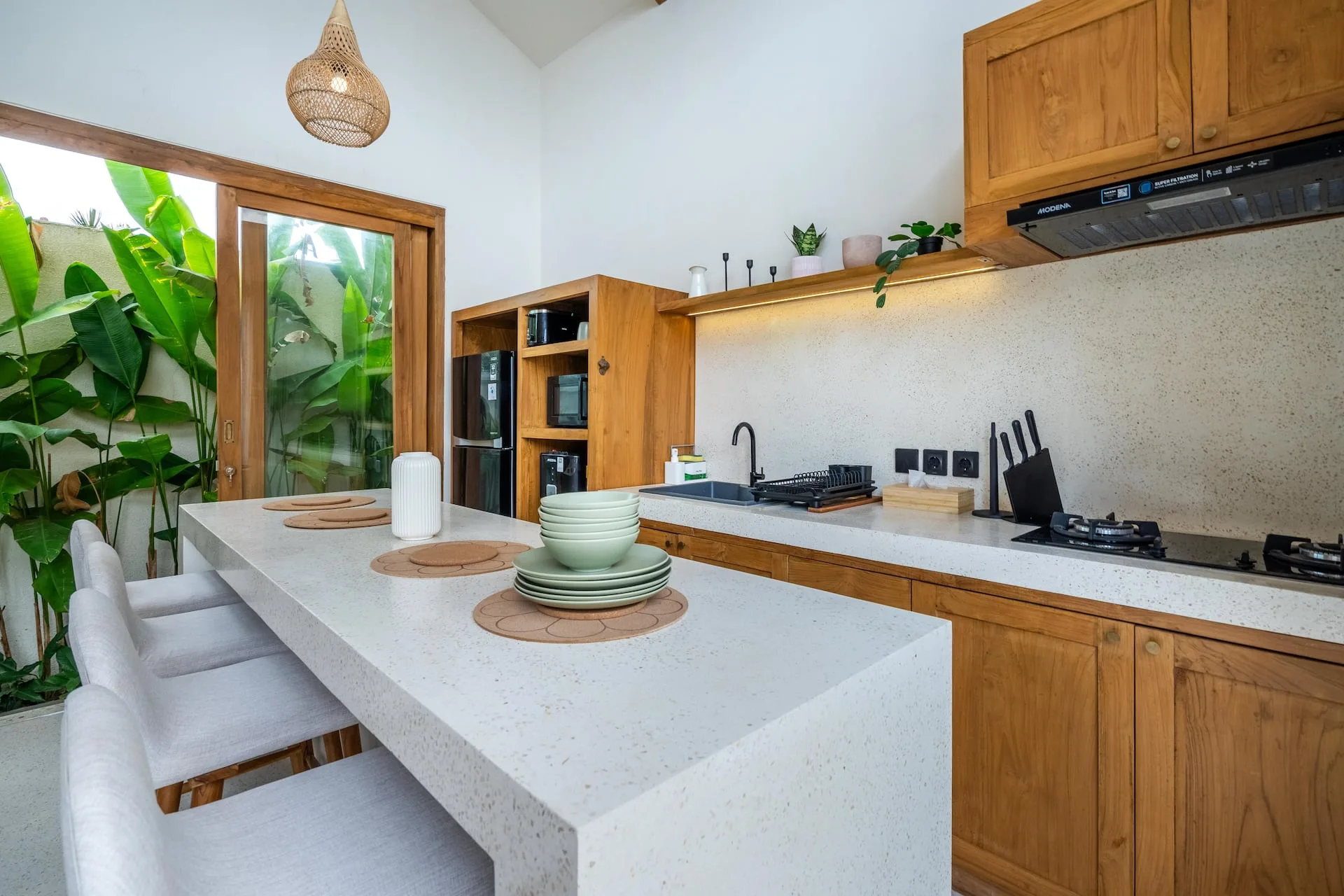 Best 2 Bedroom Private Villa-walk Distance-kuta Beach 4