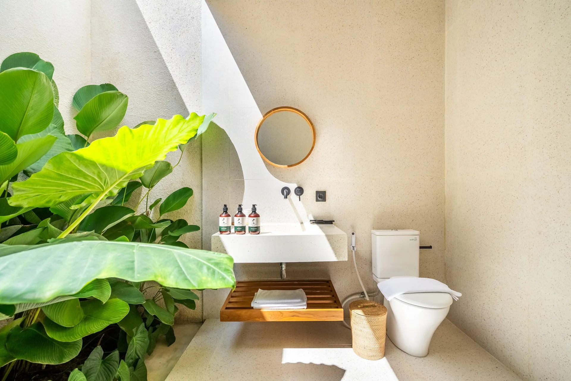 Meditera Style 2 Bedroom Villa-walk Distance Kuta Beach 5