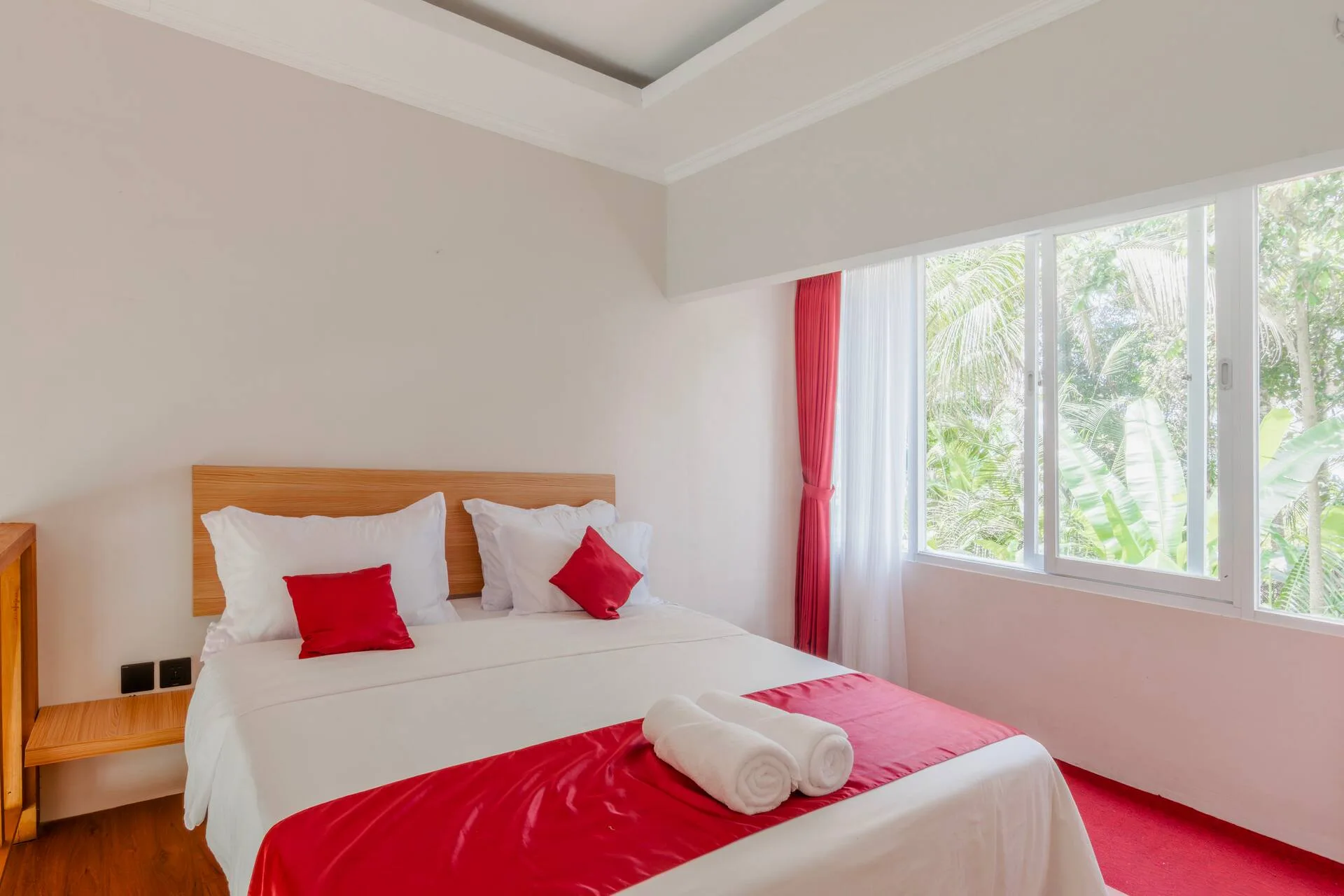 Suite Room and Sharing Pool in Payangan 4