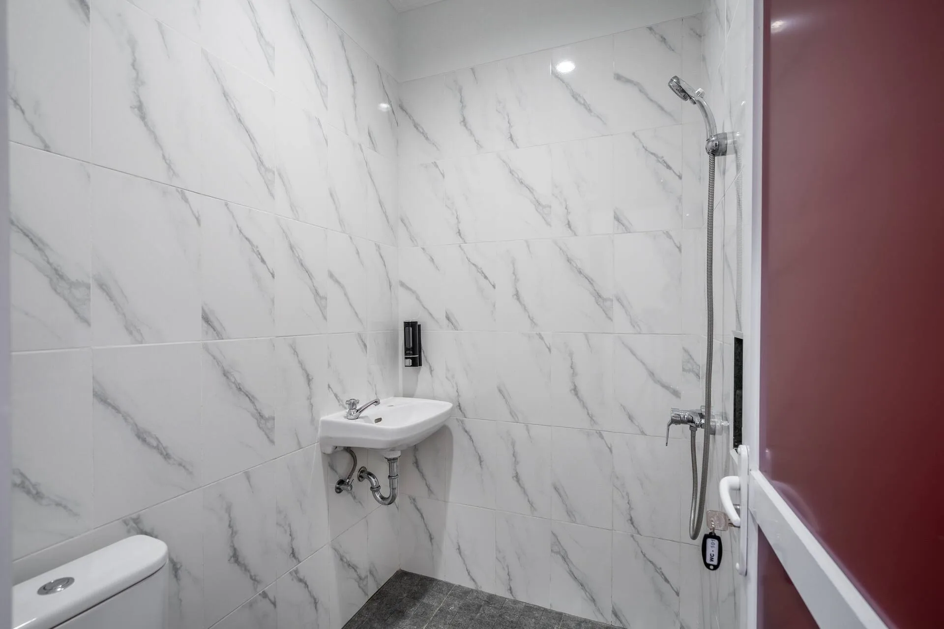 Budget-friendly Room in Ungasan 4