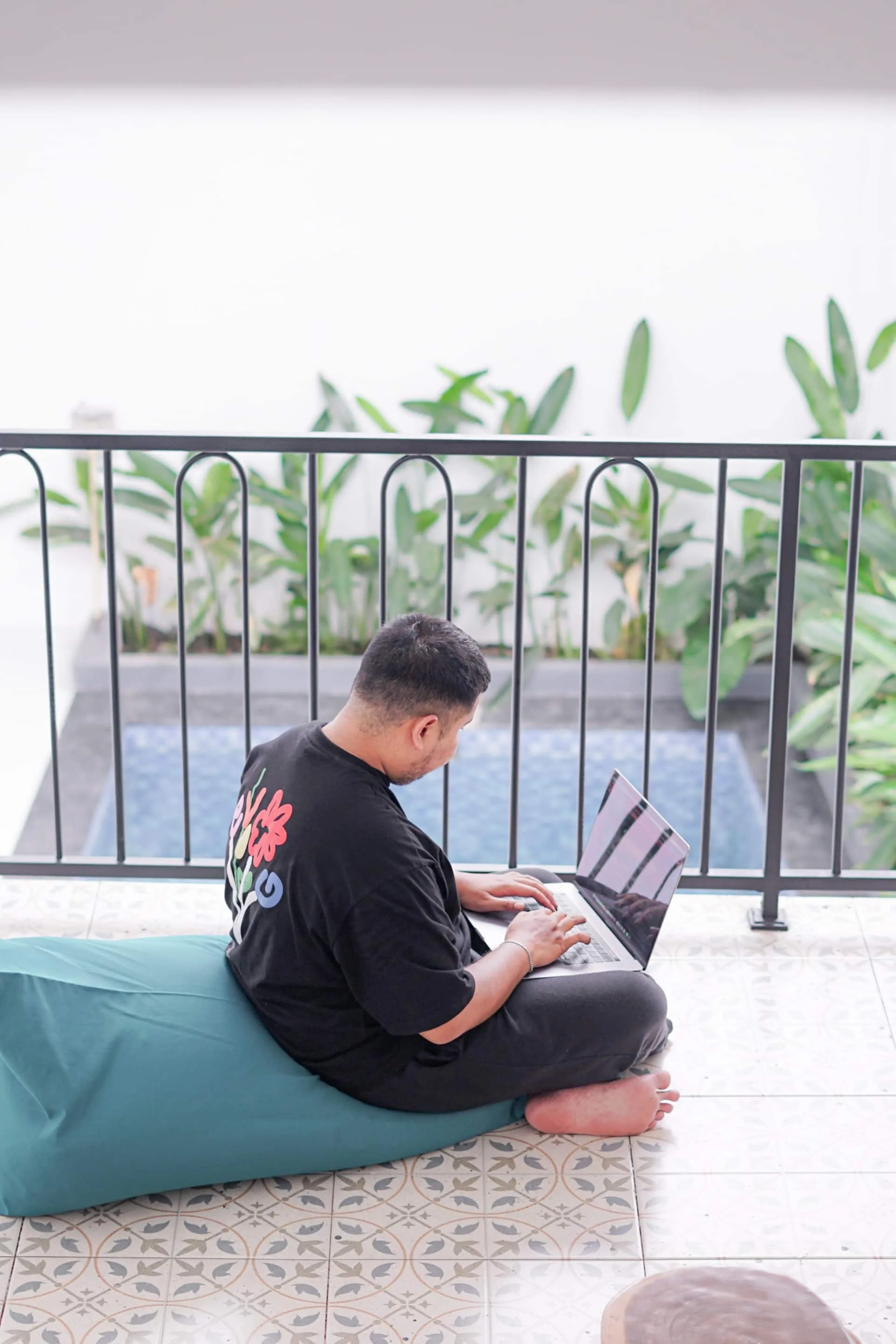 Work from Everywhere-affordable Deluxe Room-sanur 5
