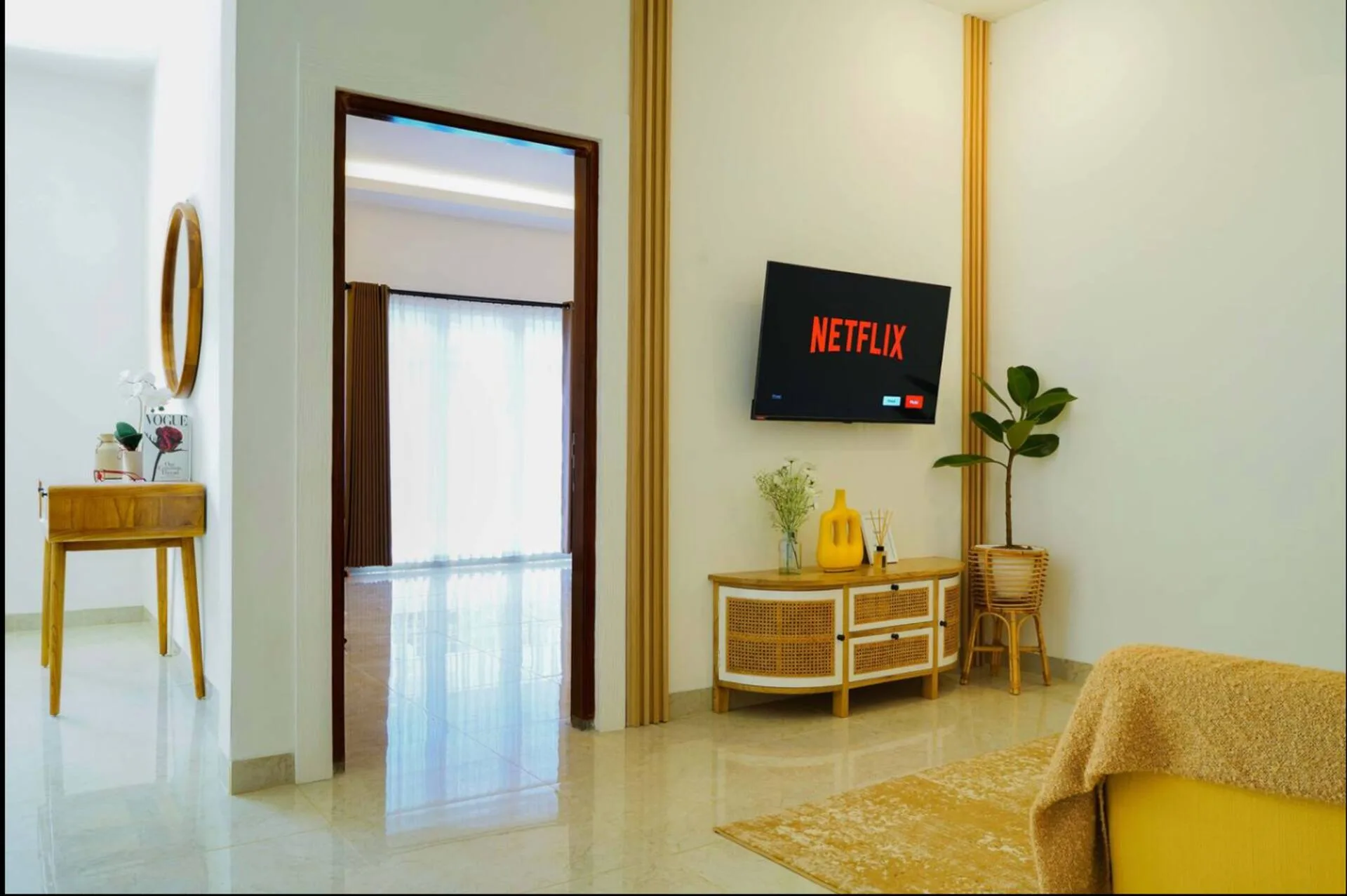 Cozy Temple Hideaway Private Villa in Yogyakarta 5