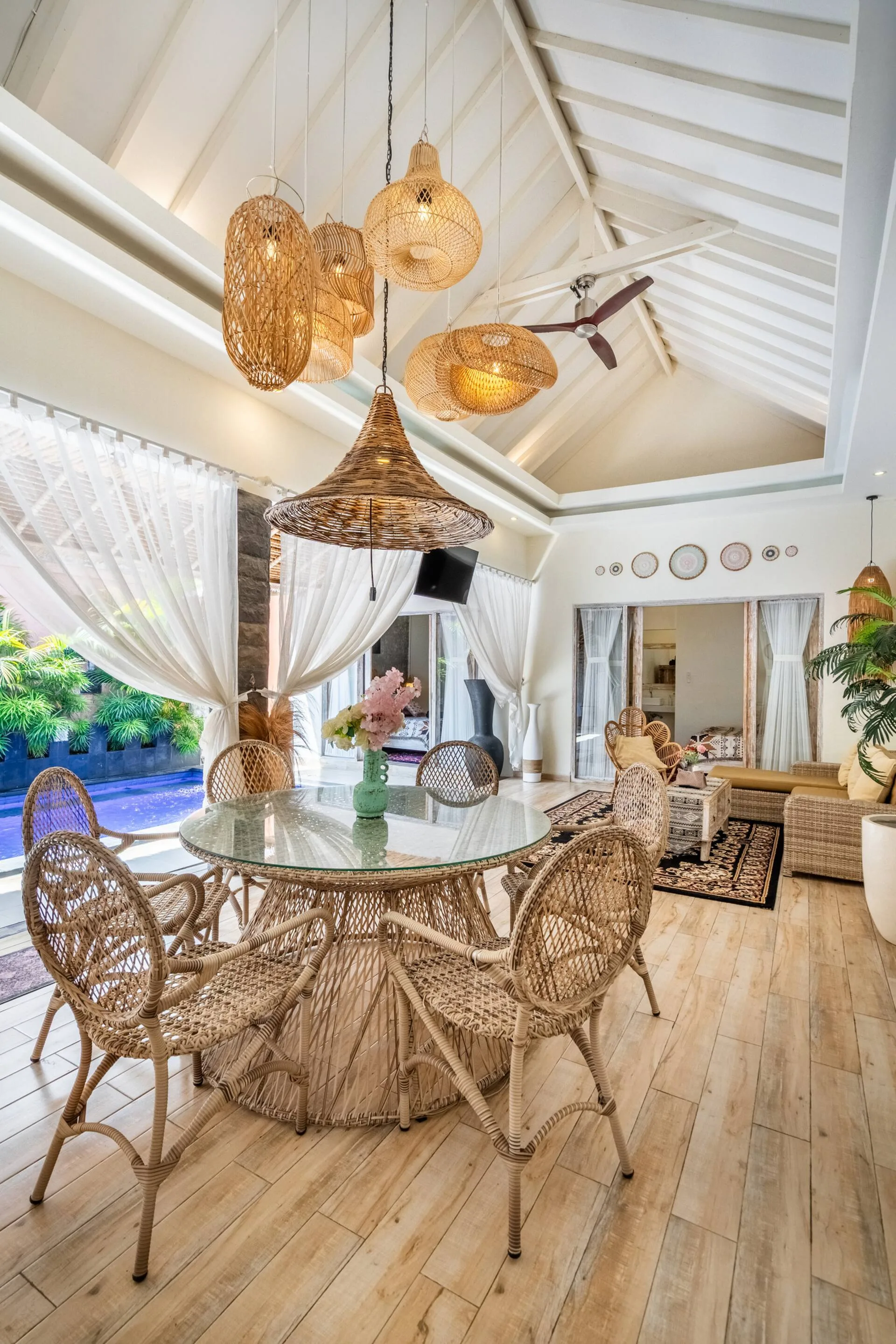Cozy Poolside Deluna 3 Bedroom Private Villa in Bali 5