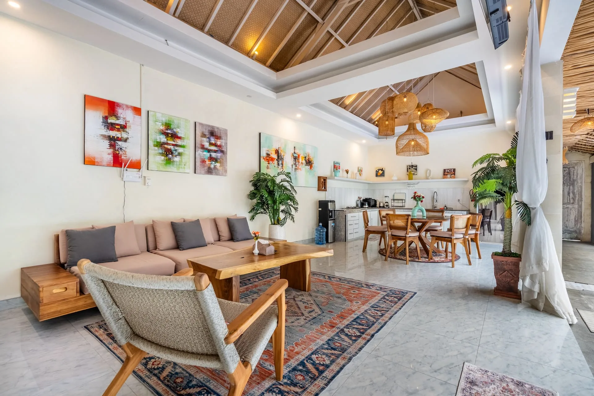 Spacious 3bed-10minutes to Gwk-great Location 3