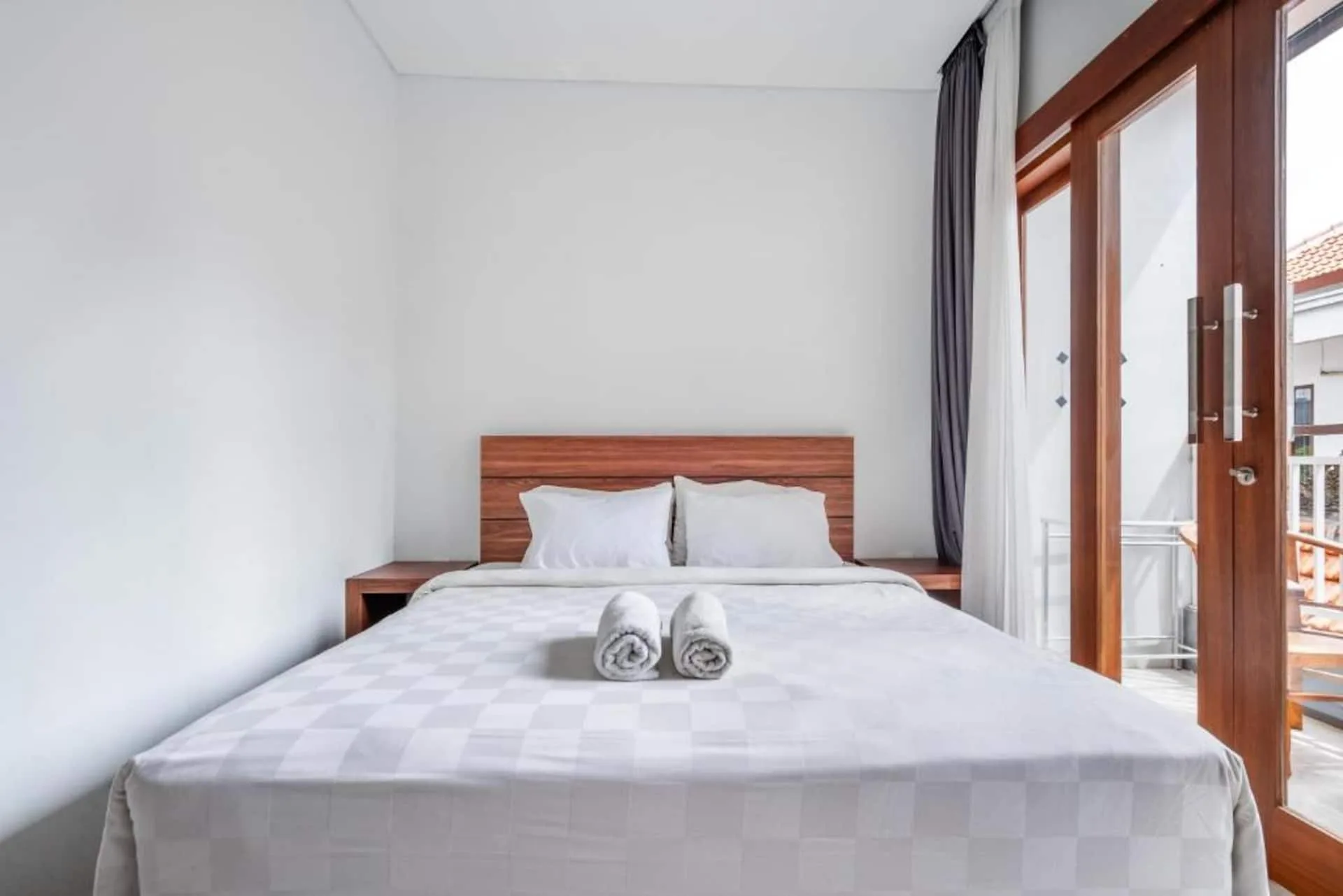 Bright Balcony Deluxe Room in Kuta 3
