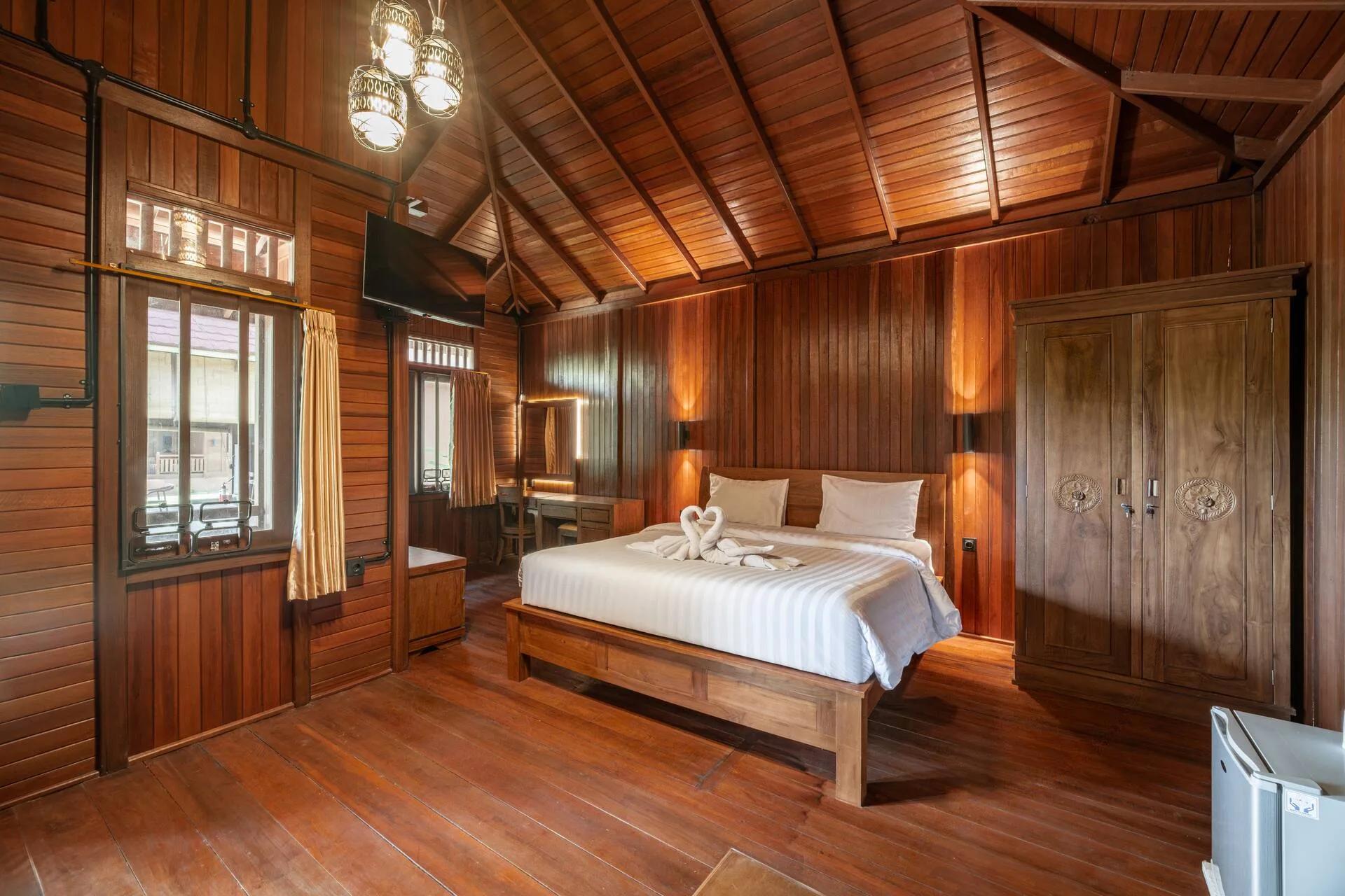 Exotic Wooden Room with Sharing Pool at Nusa Dua 2