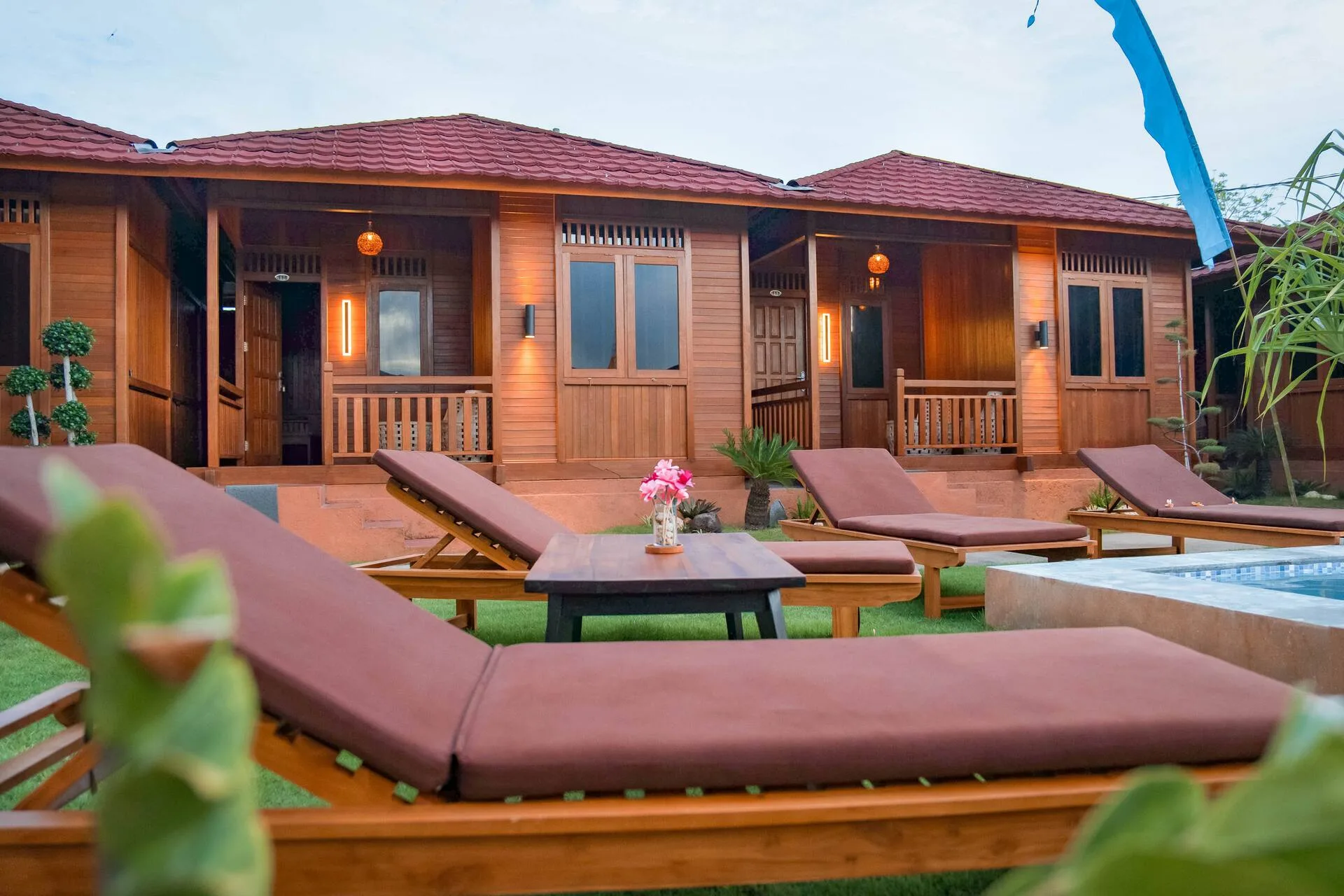 Cozy Teakwood Hideaway Room in Bali 2