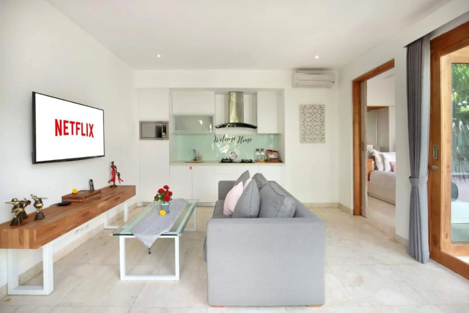Romantic Villa with Private Pool and Bathtub 2