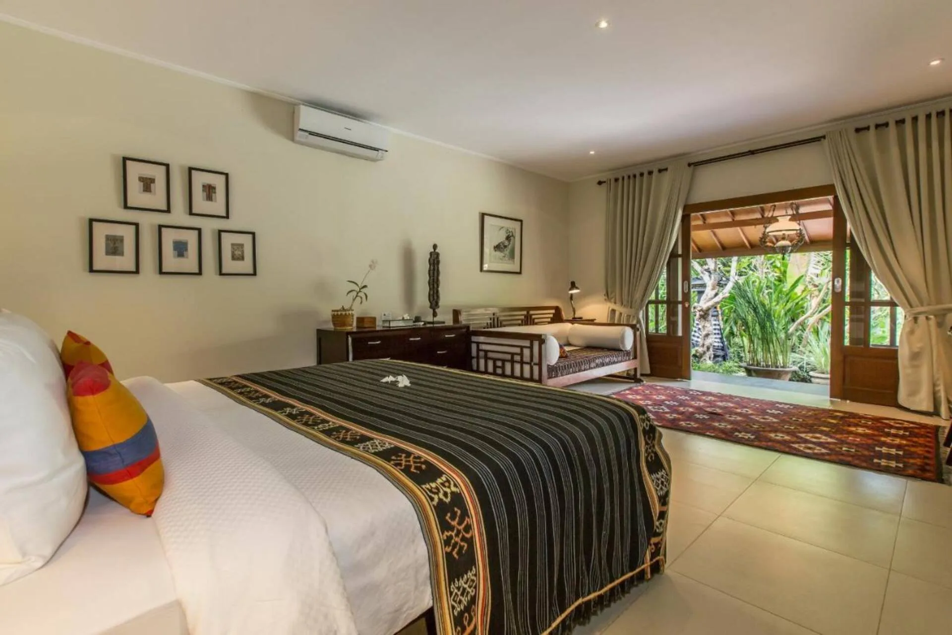 Garden 2 Bedroom Private Villa with Pool near Seminyak 4
