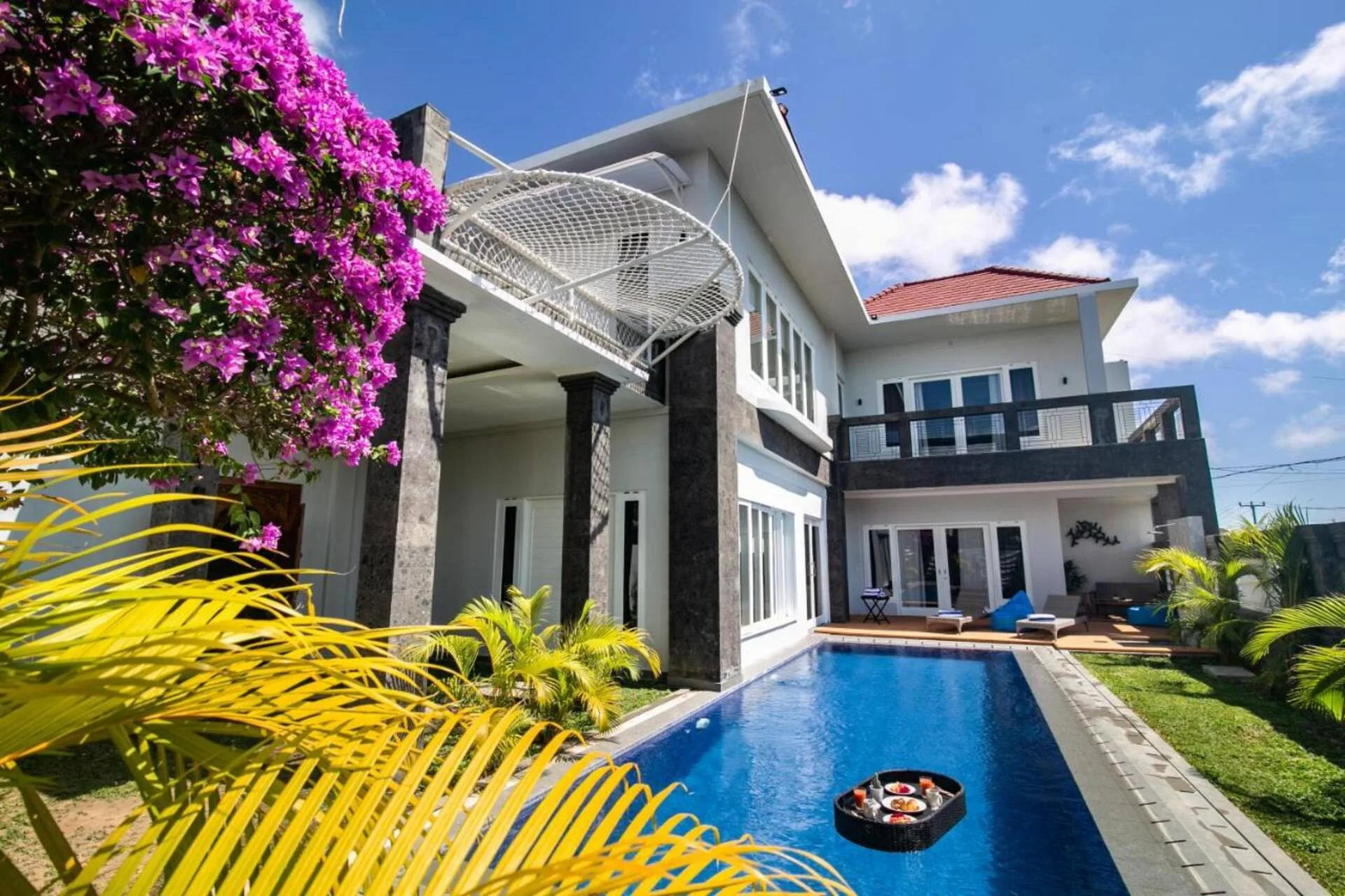 Spacious Modern Haven 4 Bedroom Private Villa in Jimbaran 2