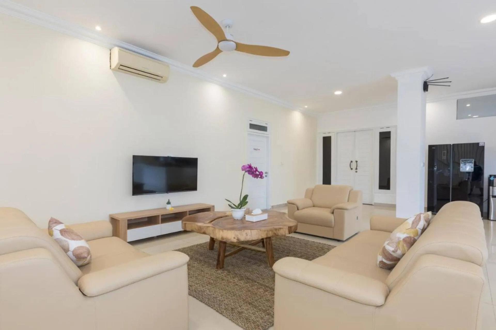 Spacious Modern 3 Bedroom Private Villa in Jimbaran 4