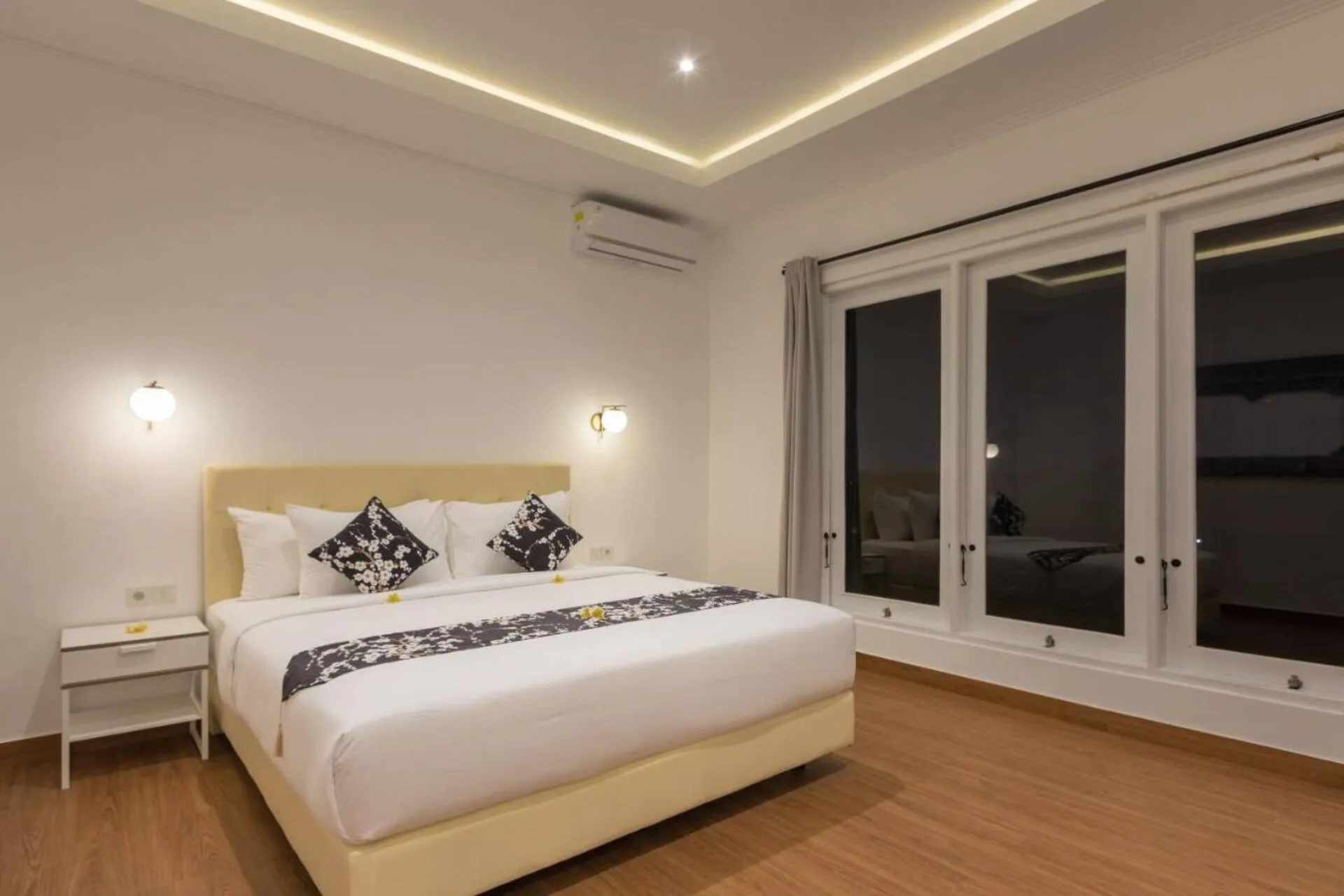 Spacious Modern 5 Bedroom Private Villa in Jimbaran 3