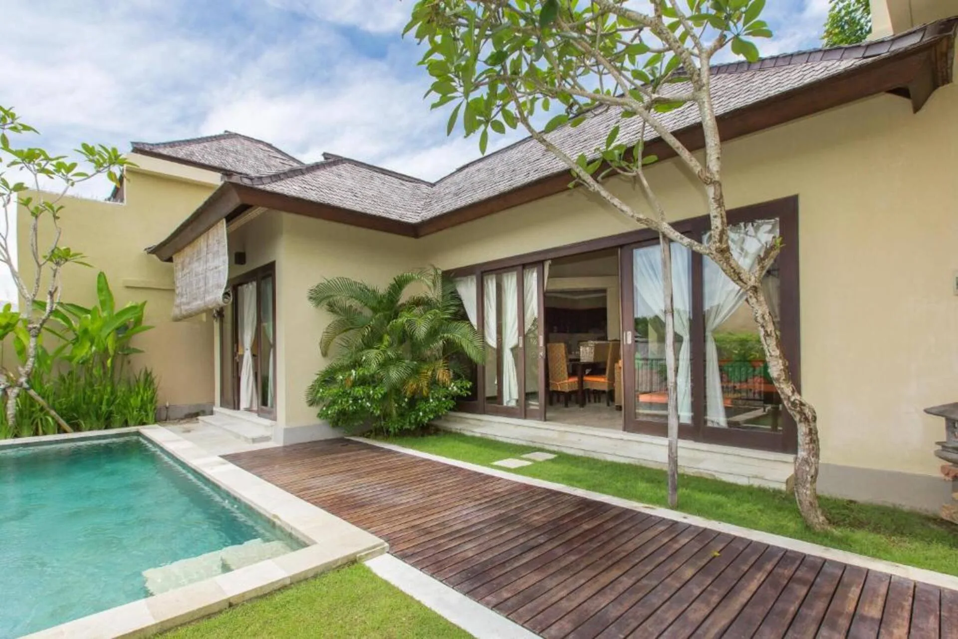 Sunlit Poolside Hideaway 1 Bedroom Private Villa in Uluwatu 3