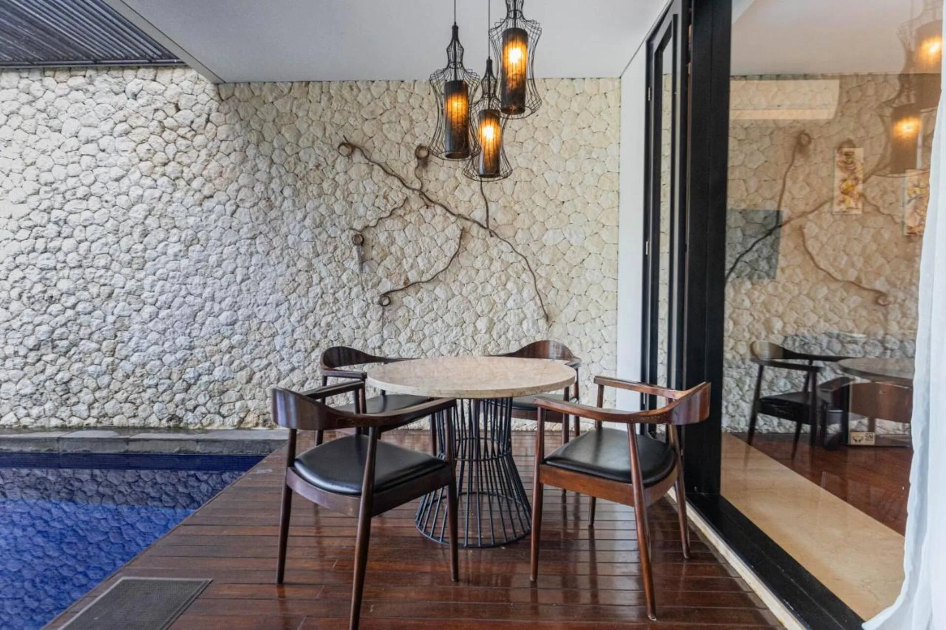 Easygoing Poolside Nook 2 Bedroom Private Villa in Uluwatu 5