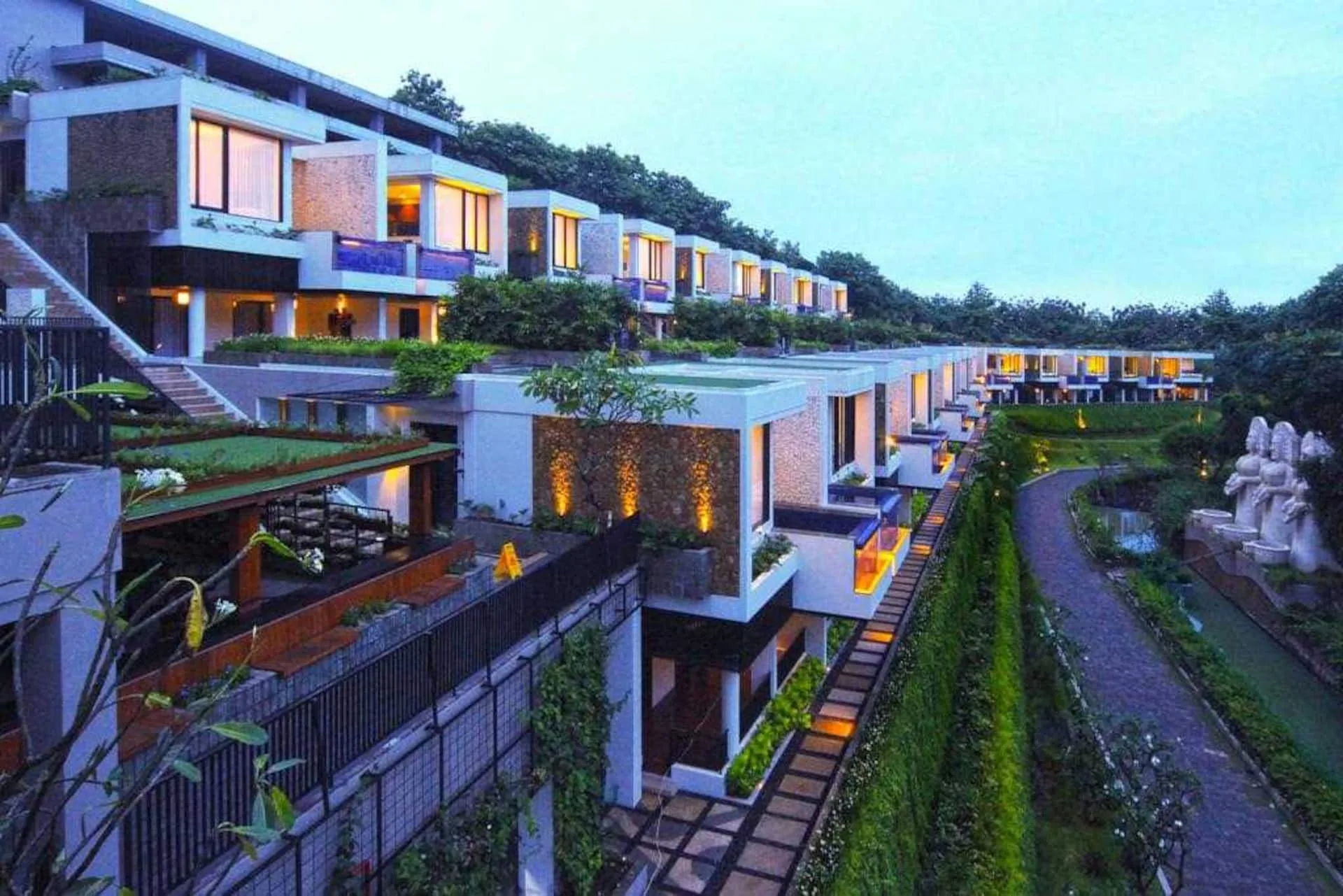 Affordable Luxe 5 Bedroom Villa with Pool in Uluwatu 3