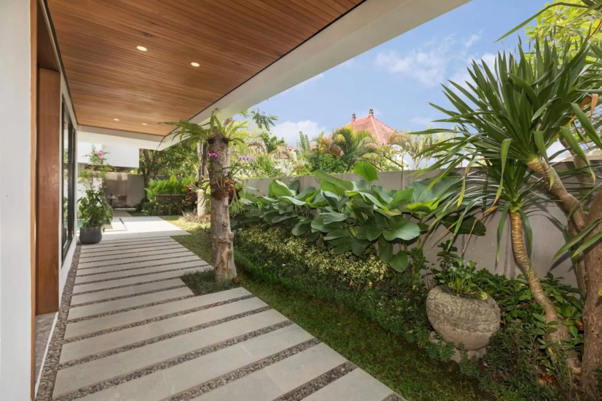 Superb Modern 5 Bedroom Private Villa in Canggu 4