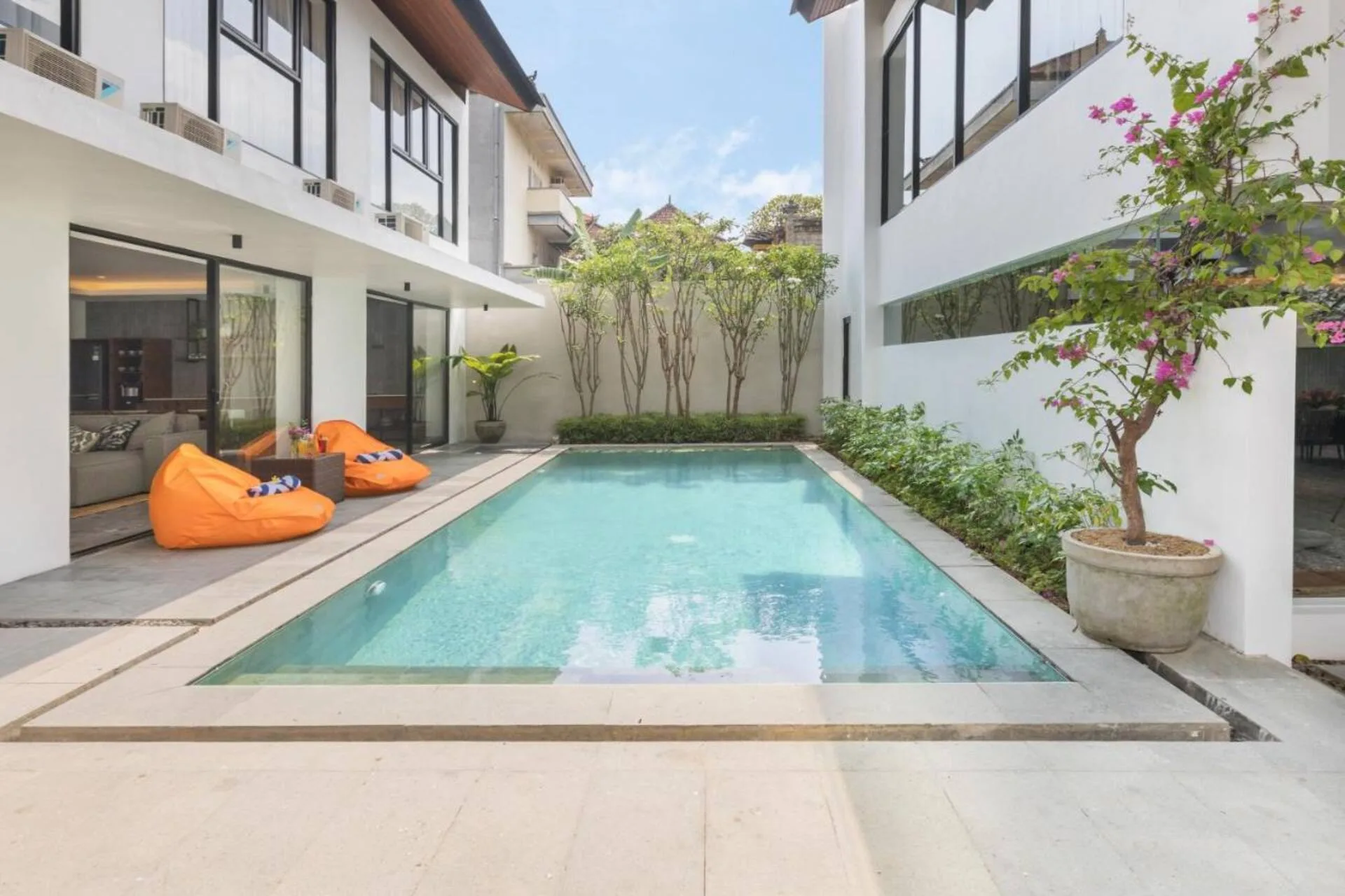 Superb Modern 6 Bedroom Private Villa in Canggu 4