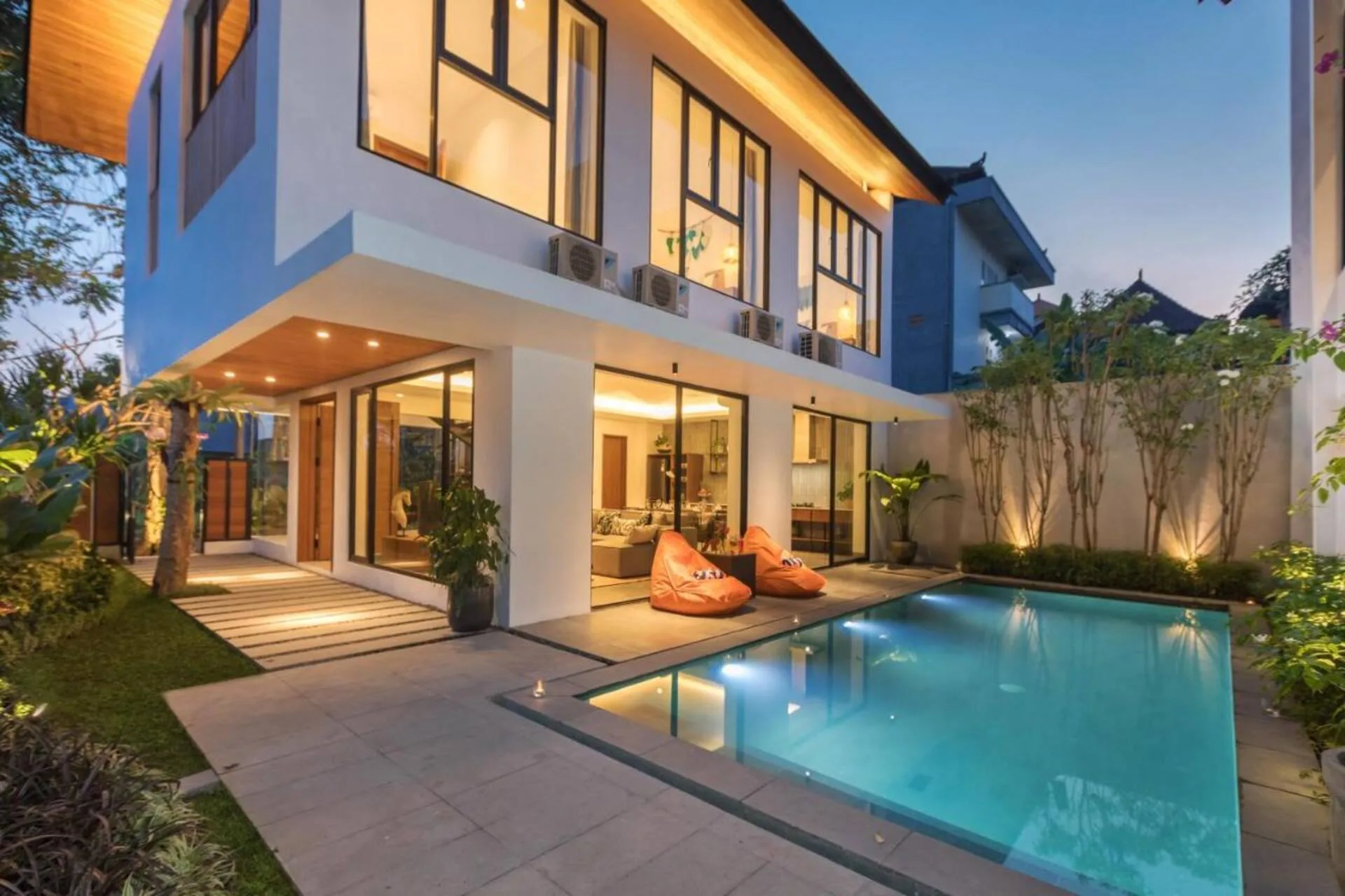 Superb Modern 6 Bedroom Private Villa in Canggu 5