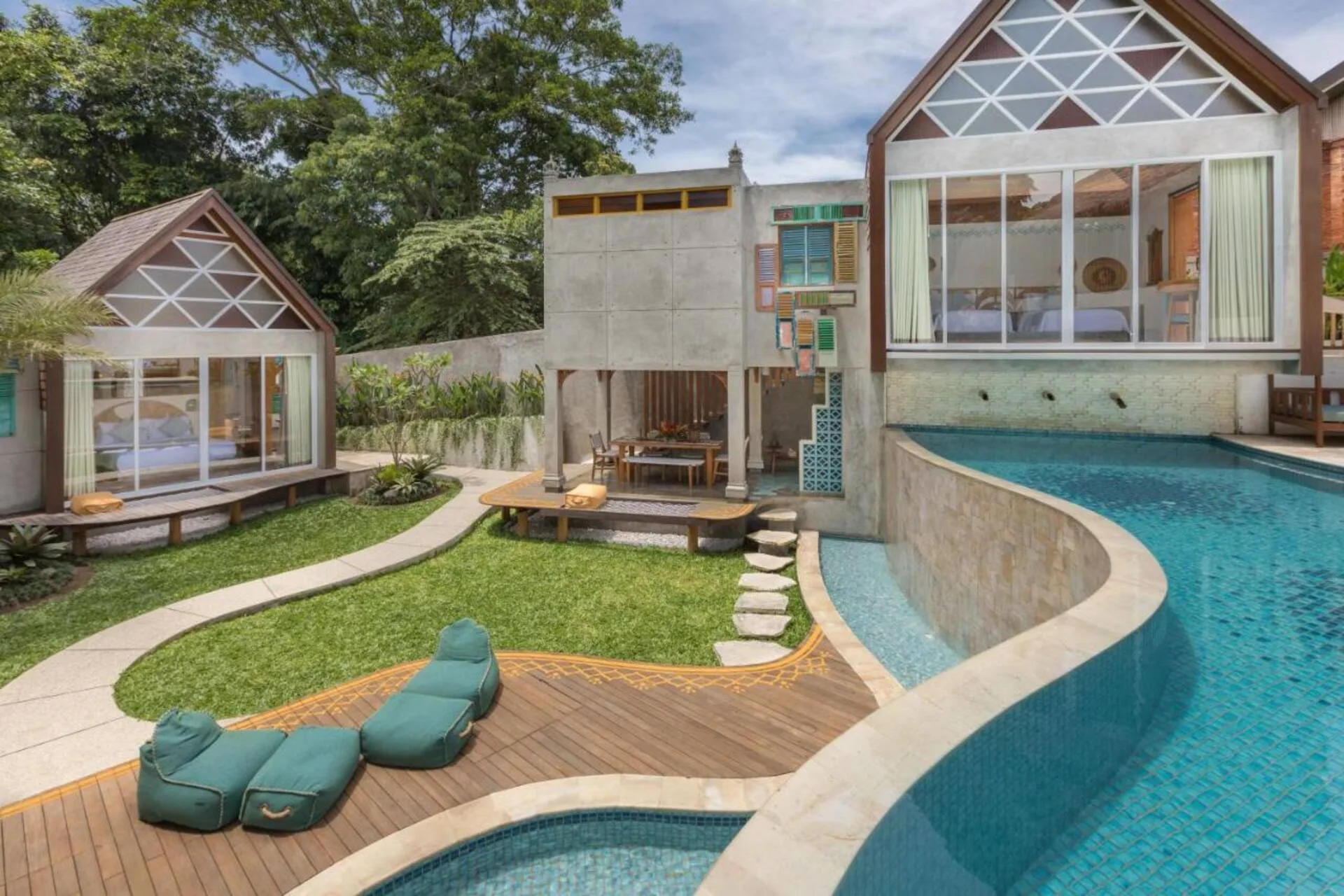 Luxe Modern Wooden 2 Bedroom Private Villa in Canggu 2