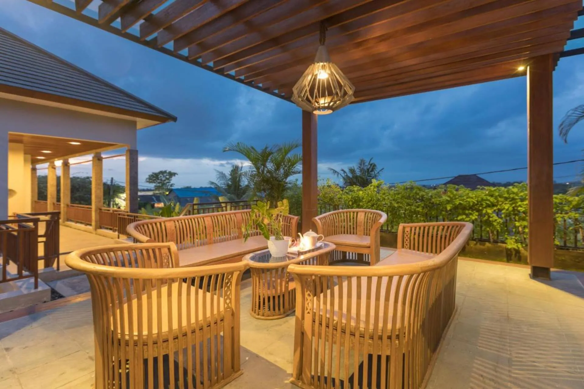 Modern Lush Wooden-style 3 Bedroom Villa in Canggu 4