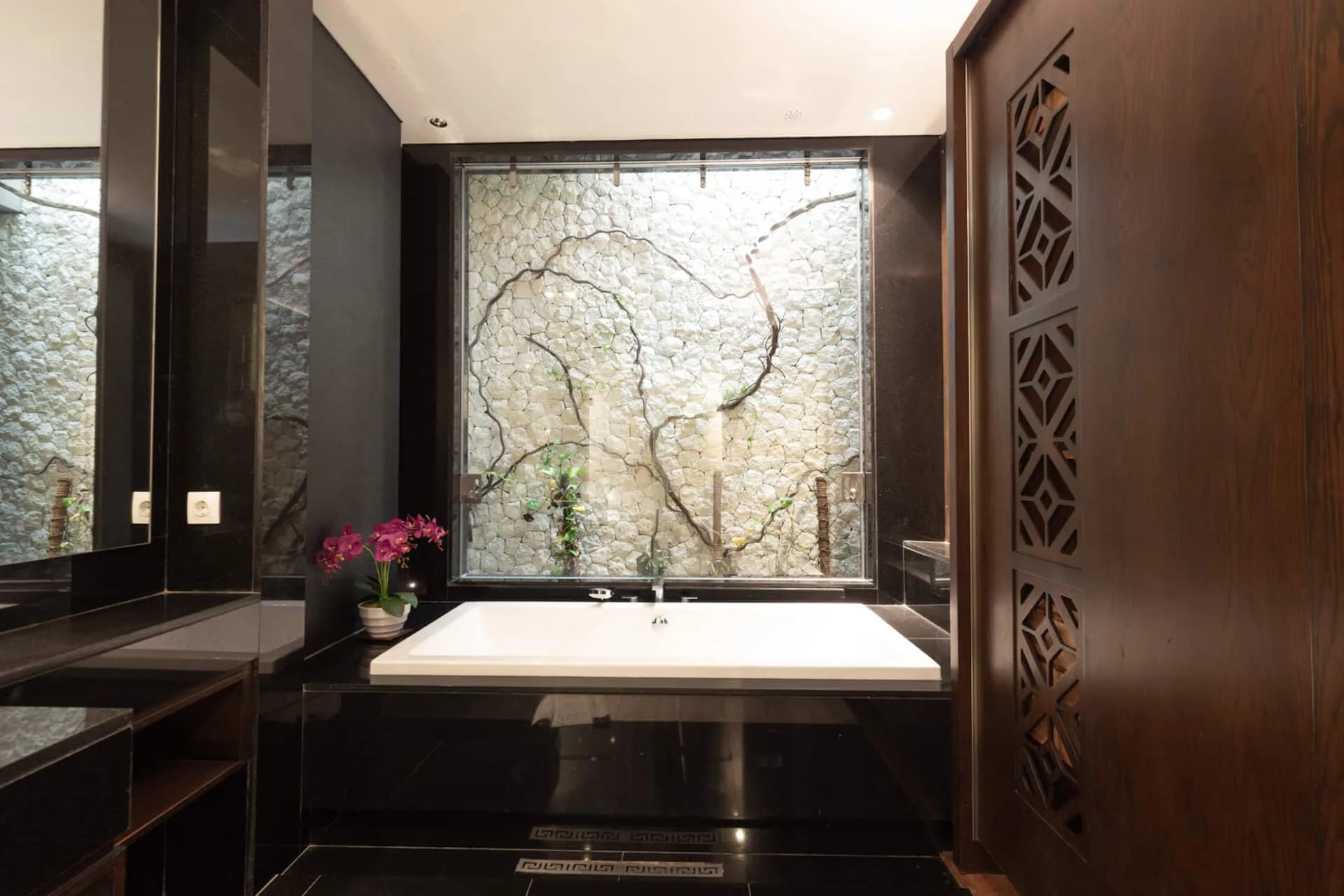 Affordable Elegant 1 Bedroom Private Villa in Uluwatu 4