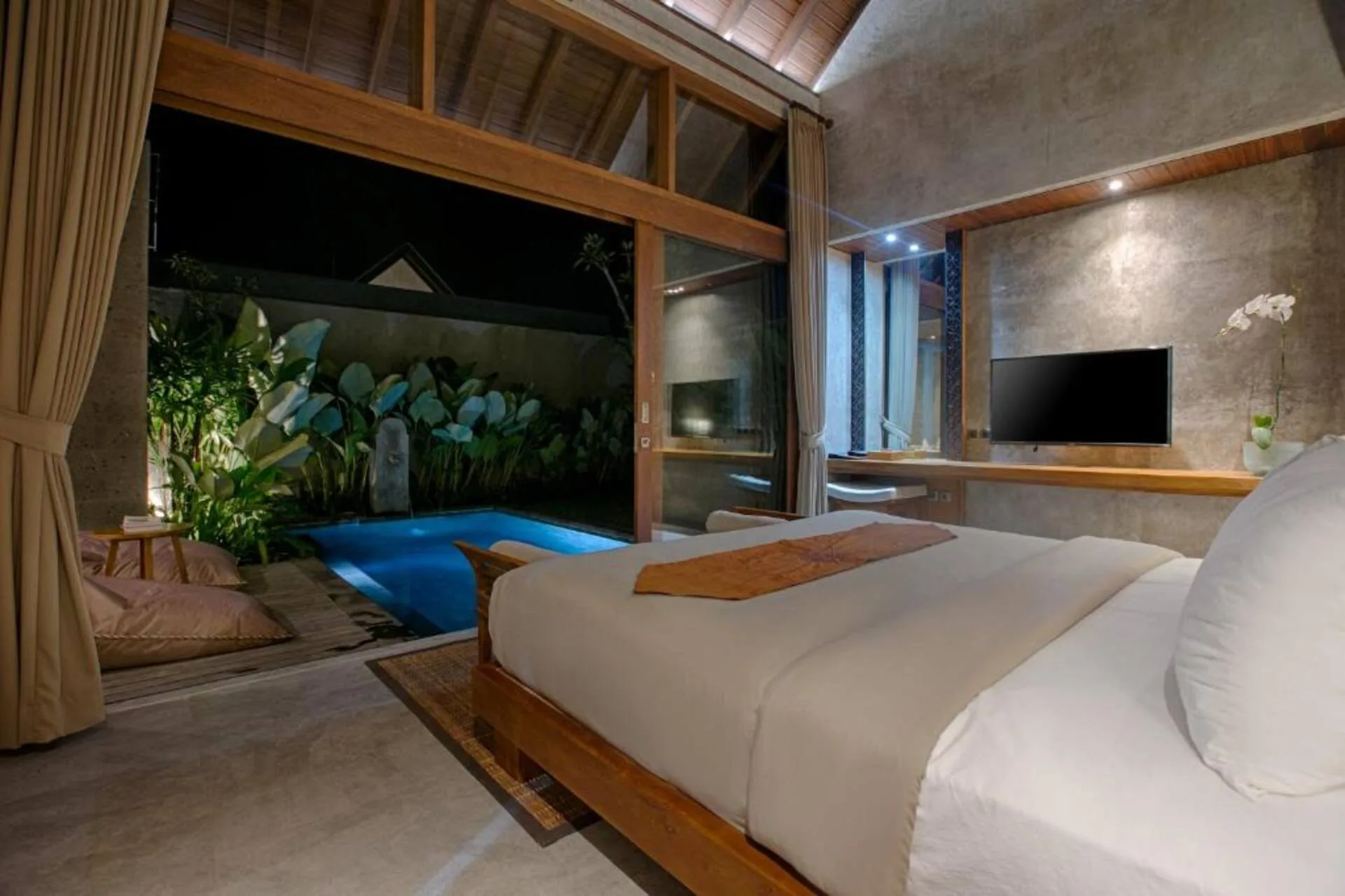 Tropical Balinese Plunge 1 Bedroom Private Villa in Nusa Dua 5
