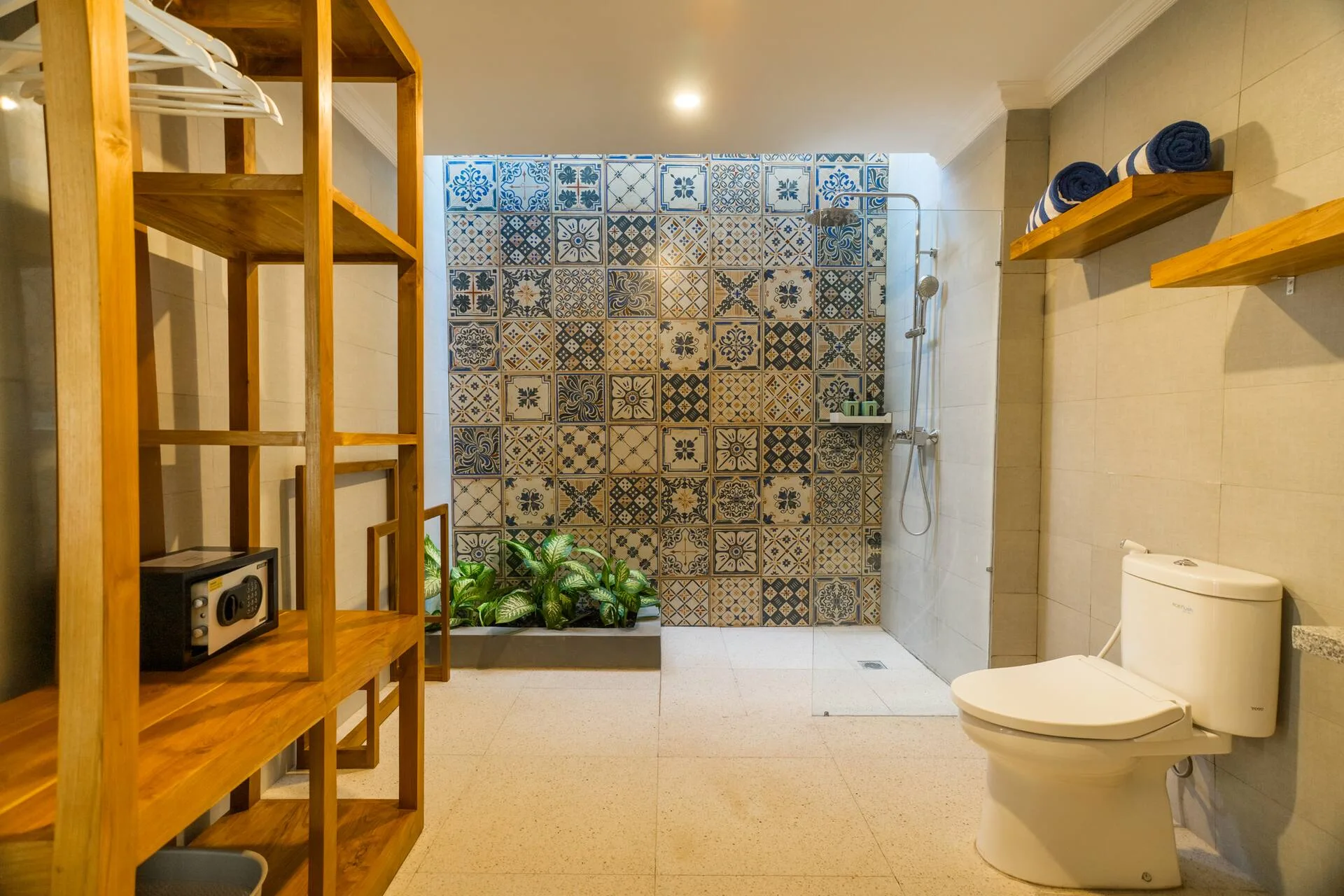 Cheerful 2 Bedroom Private Pool in Canggu 2