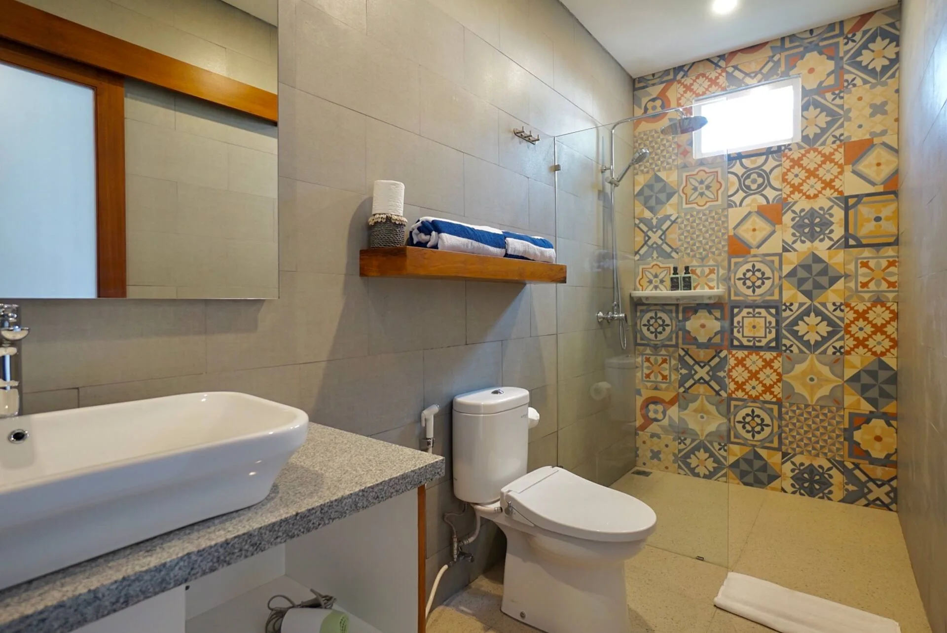 Joyful Poolside Retreat 3 Bedroom Private Villa in Canggu 4