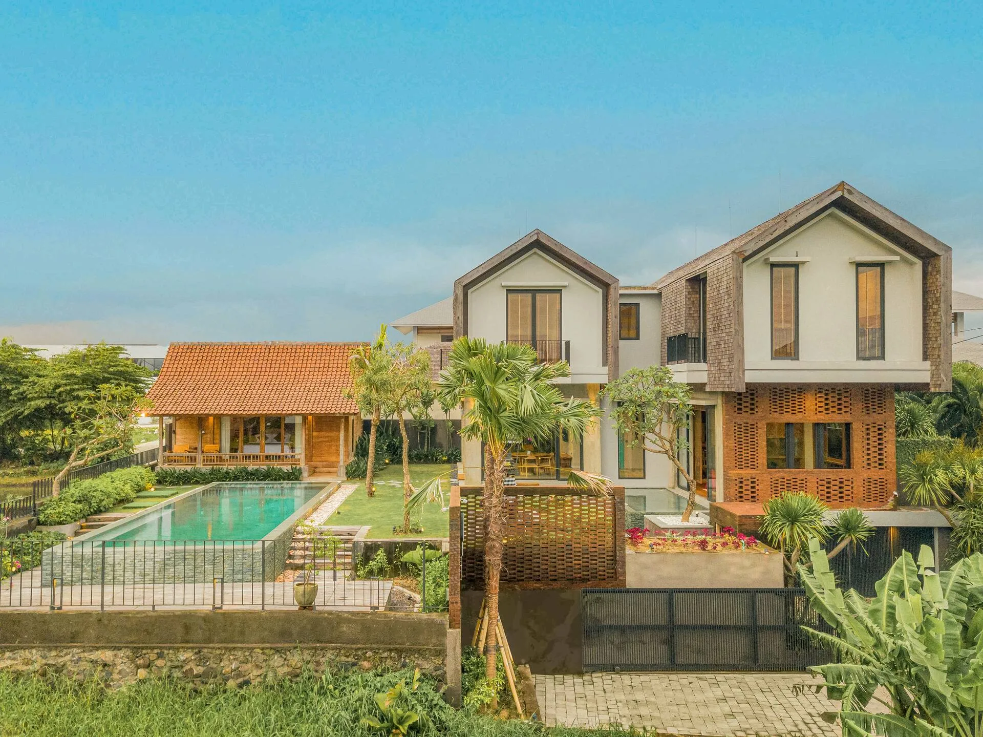 Modern-touch Tropical 3 Bedroom Private Villa in Canggu 2