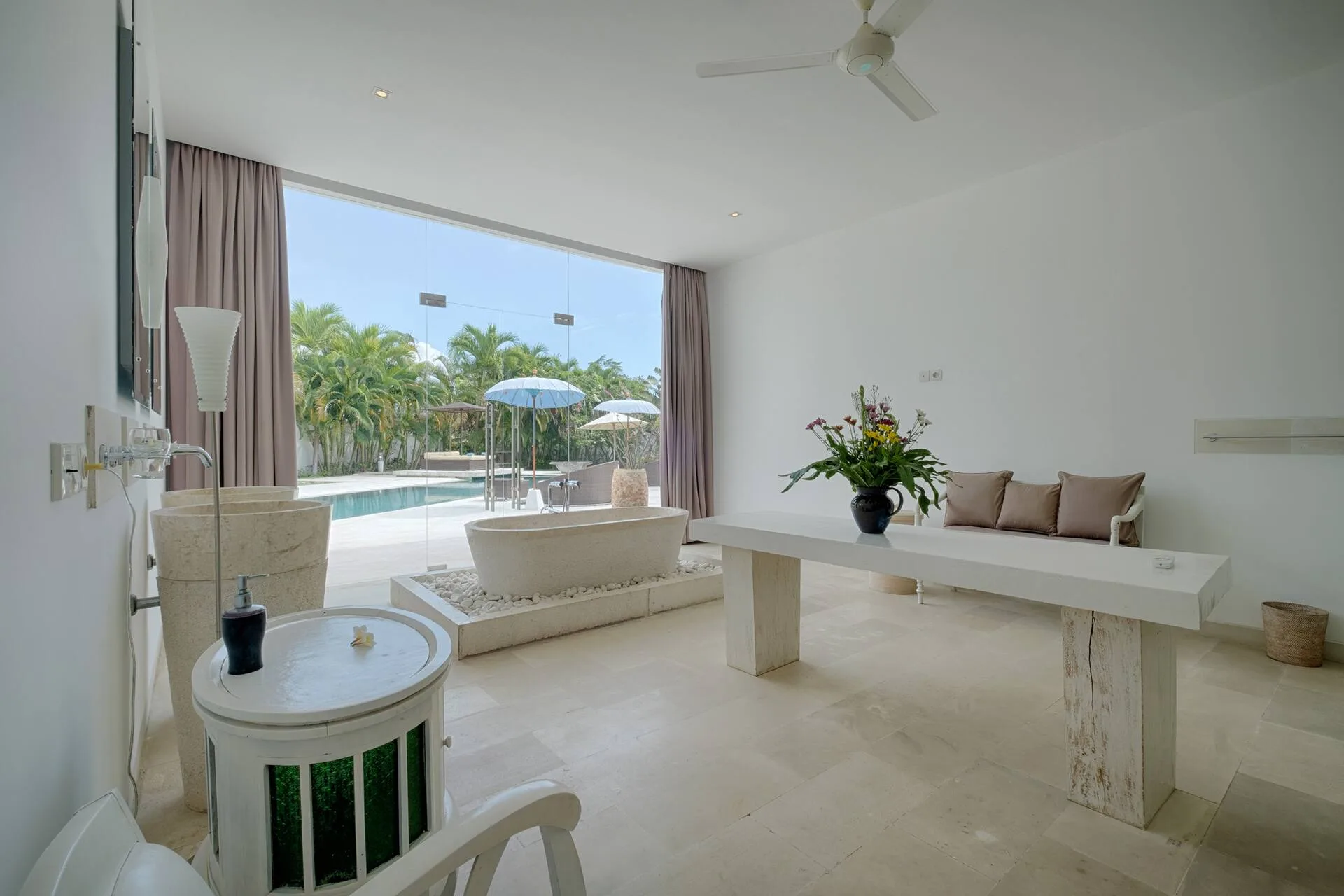 Luxurious White-theme 3 Bedroom Private Villa in Canggu 2