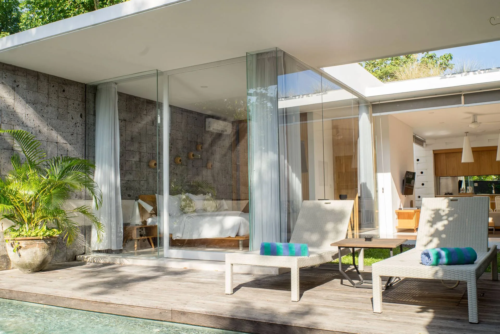 Stylish Garden Hideaway 1 Bedroom Private Villa in Uluwatu 4