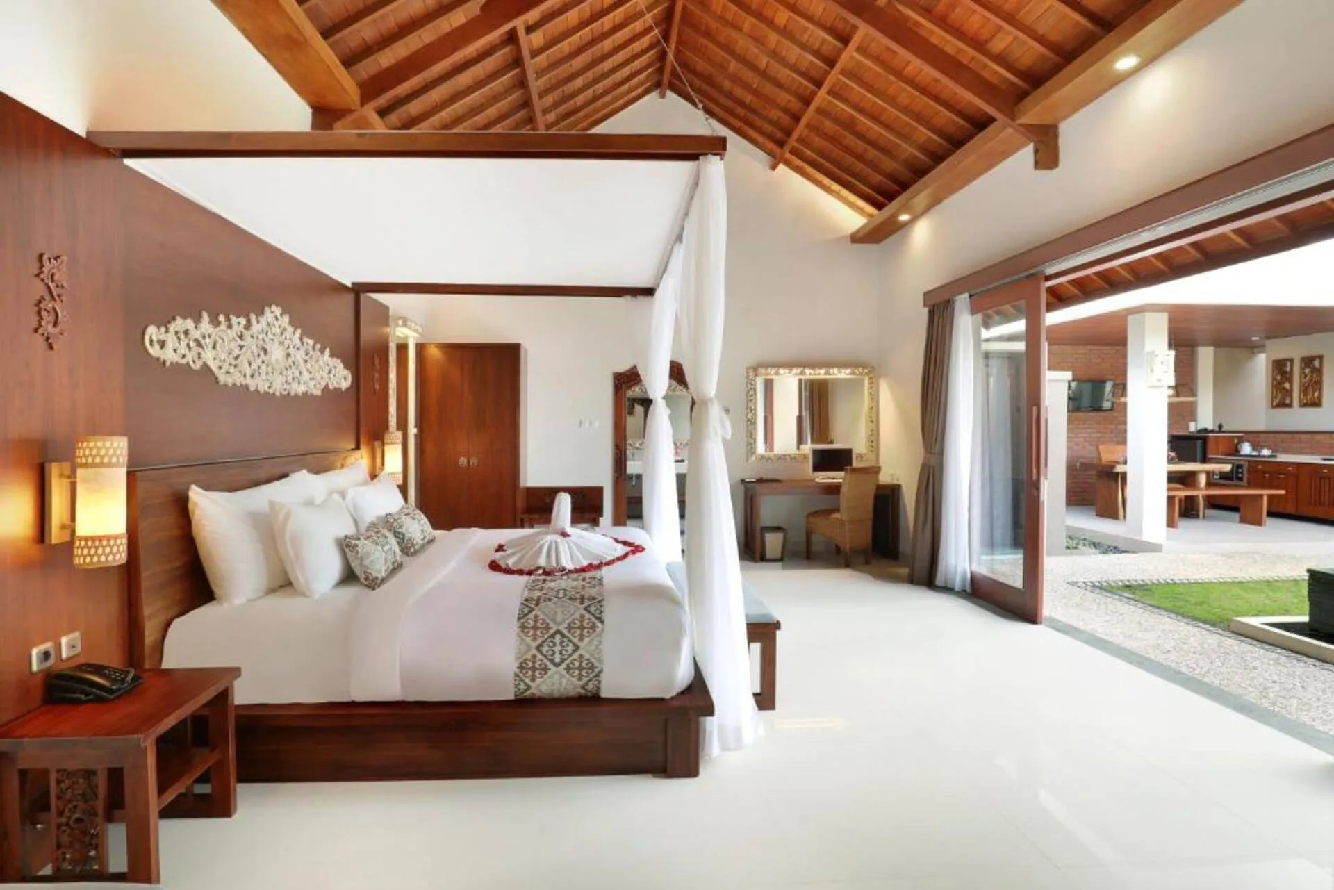 Exotic Modern Escape 1 Bedroom Private Villa in Jimbaran 4