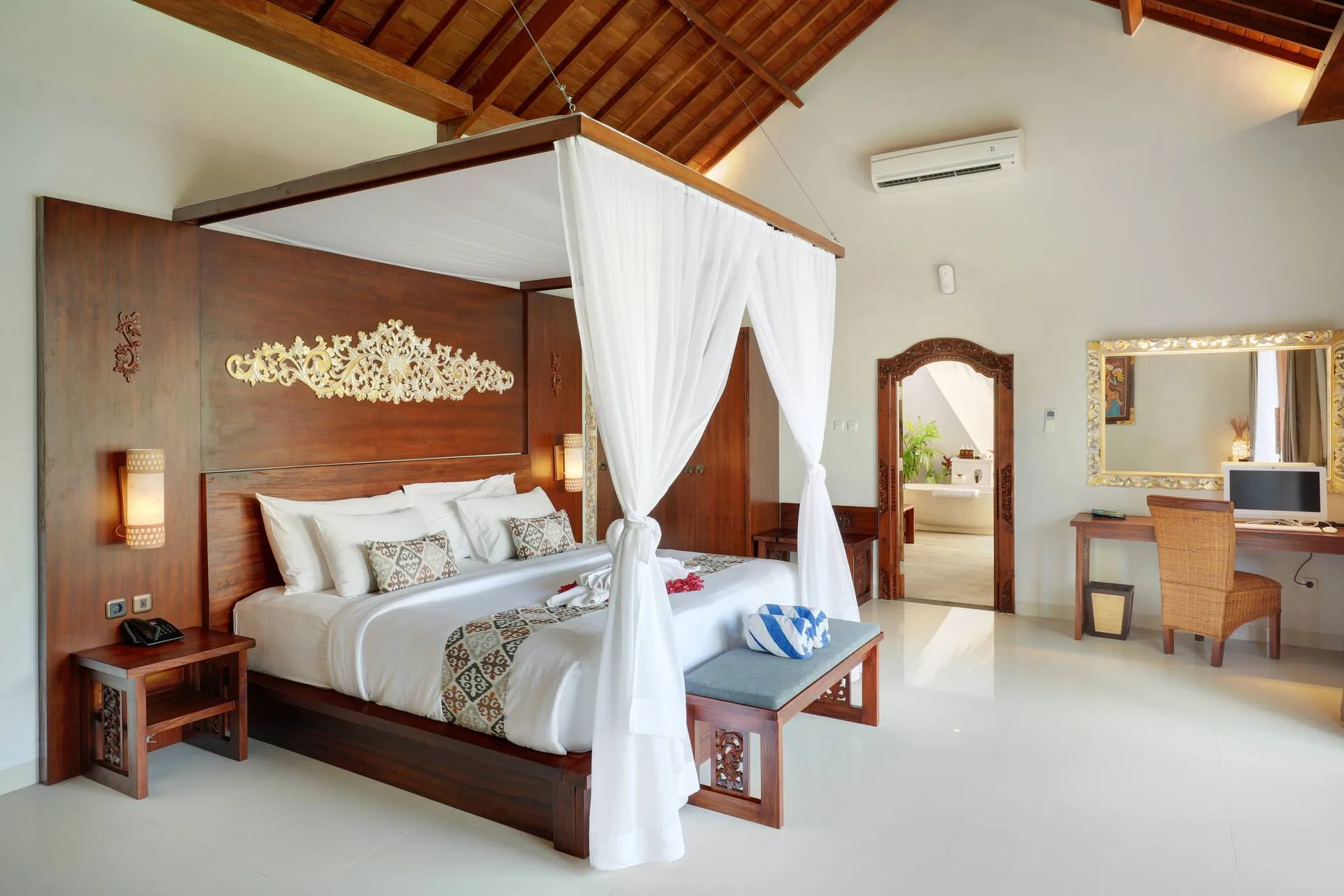 Tropical-style 2 Bedroom Suite Private Villa in Jimbaran 3