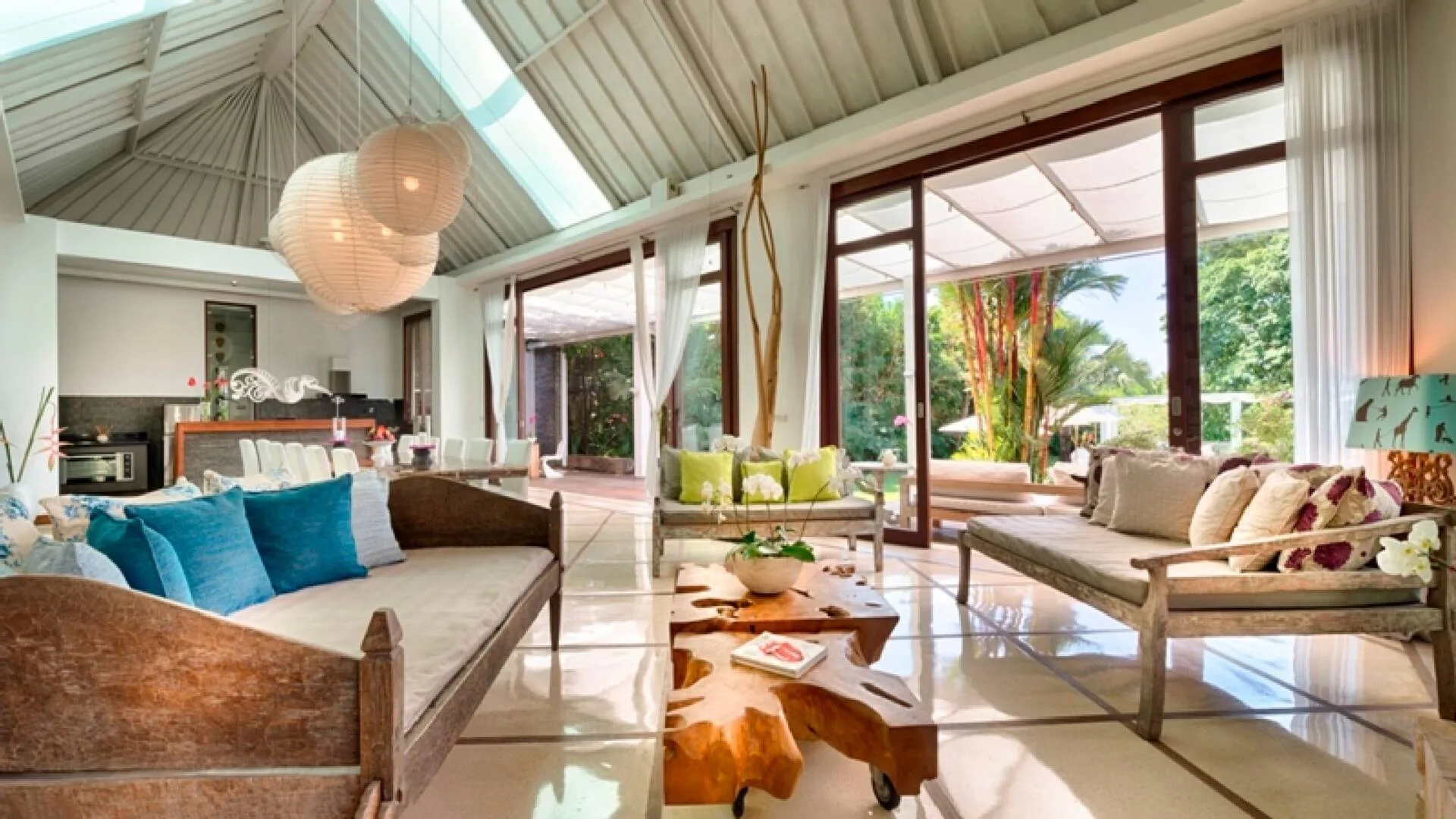 Extensive Luxury 6 Bedroom Private Villa in Canggu 4