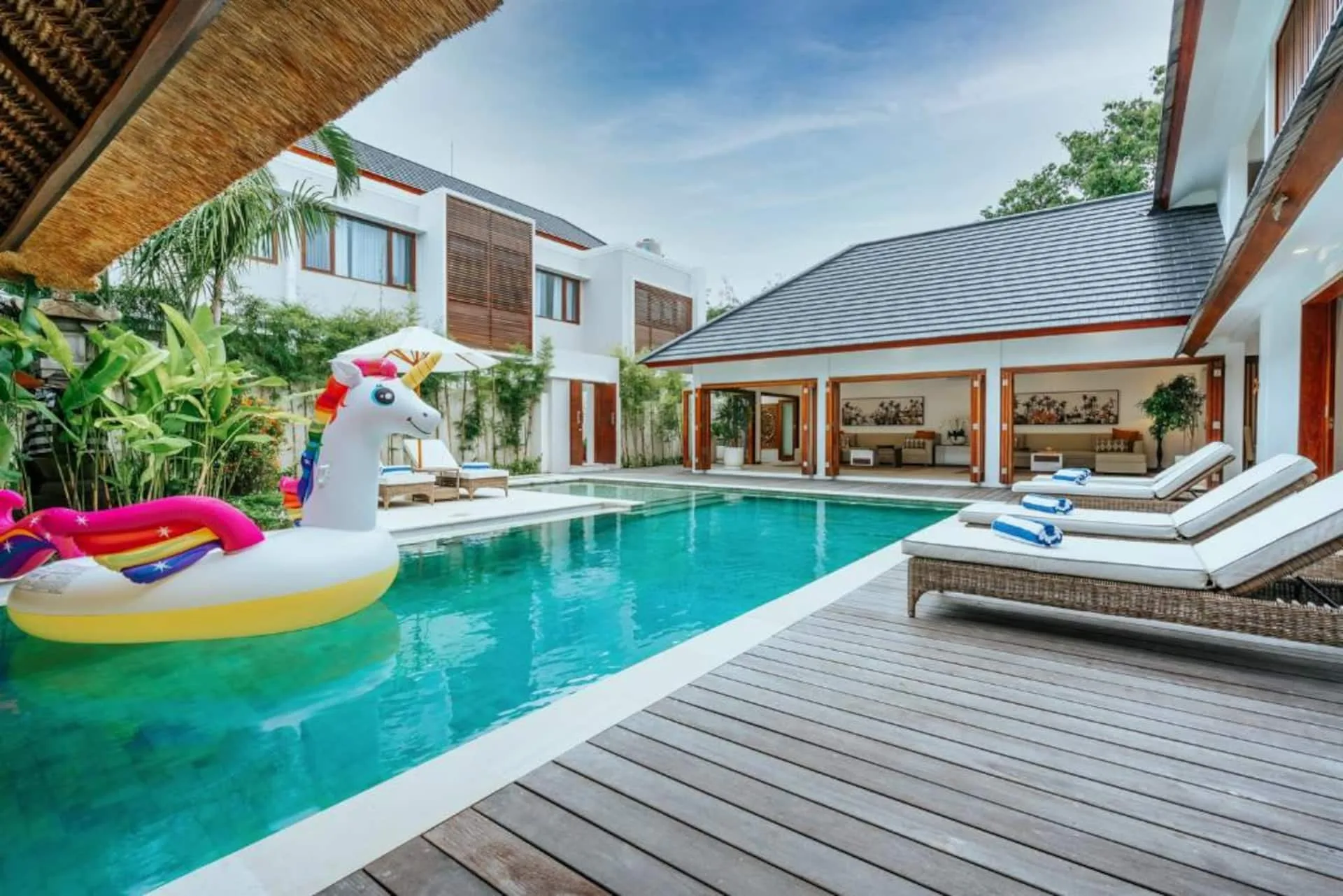 Stunning Big 4 Bedroom Seminyak - 1 Minutes to Beach 2