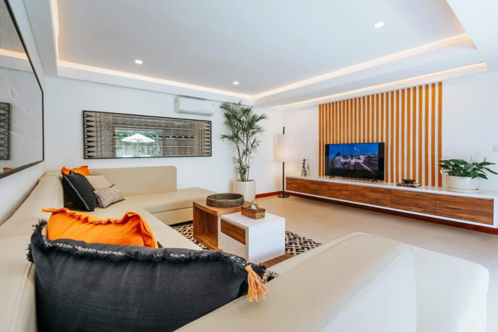Stunning Big 4 Bedroom Seminyak - 1 Minutes to Beach 4