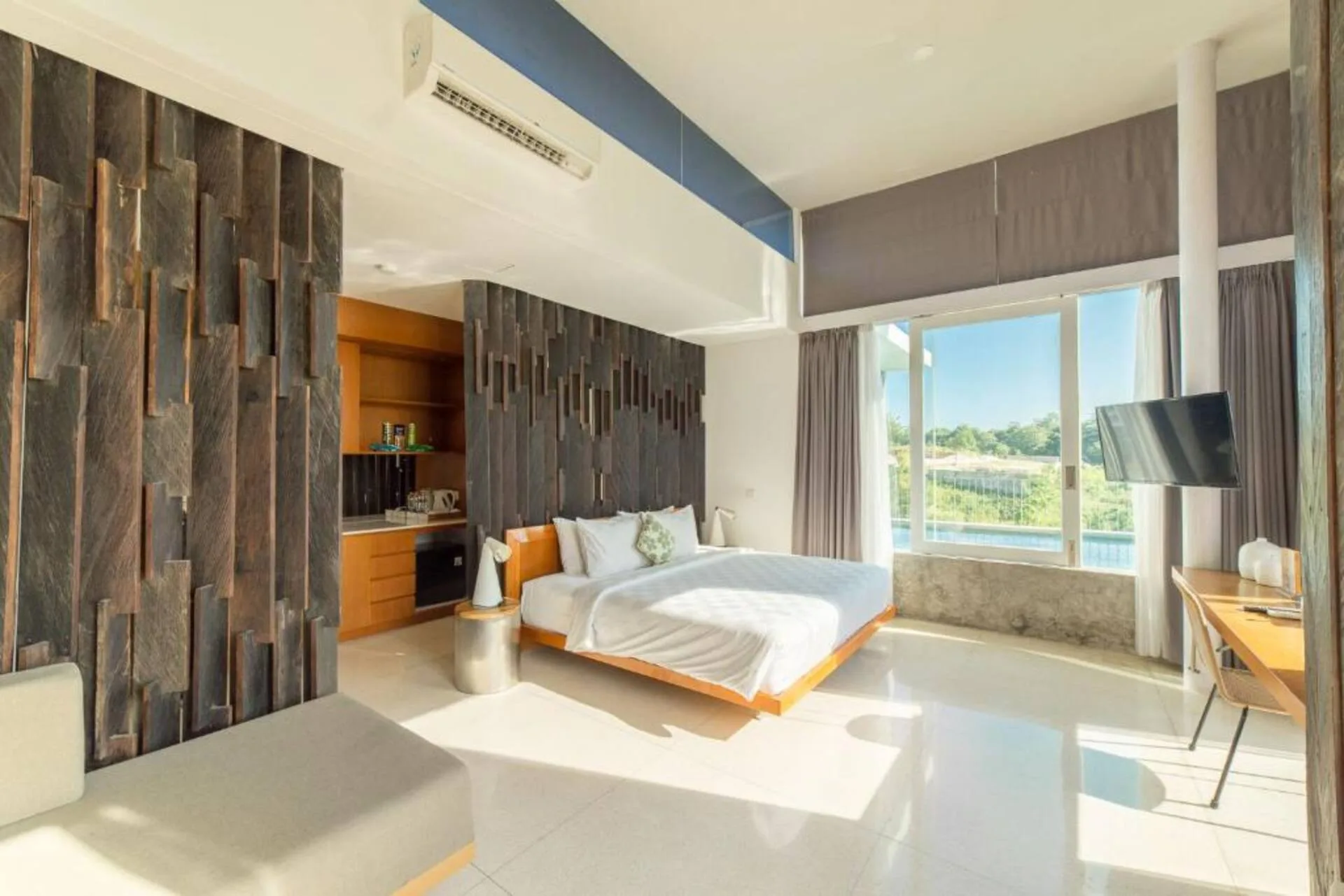 Adorable 1 Bedroom Deluxe Pool Suite in Uluwatu 2