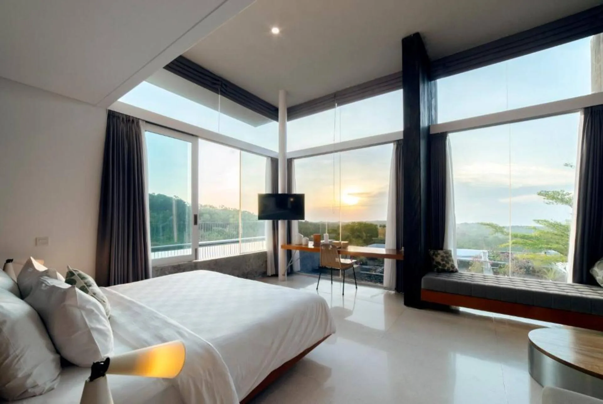 Adorable 1 Bedroom Deluxe Pool Suite in Uluwatu 3