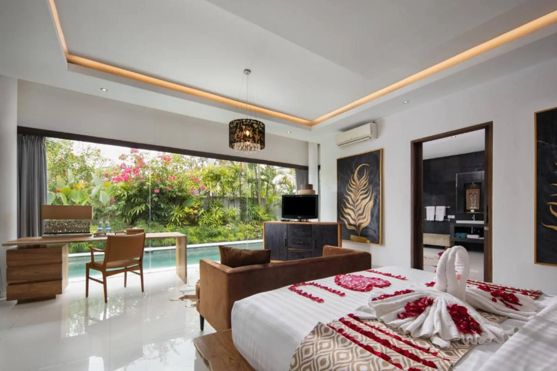 Romantic 1 Bedroom Private Pool Villa Canggu 2