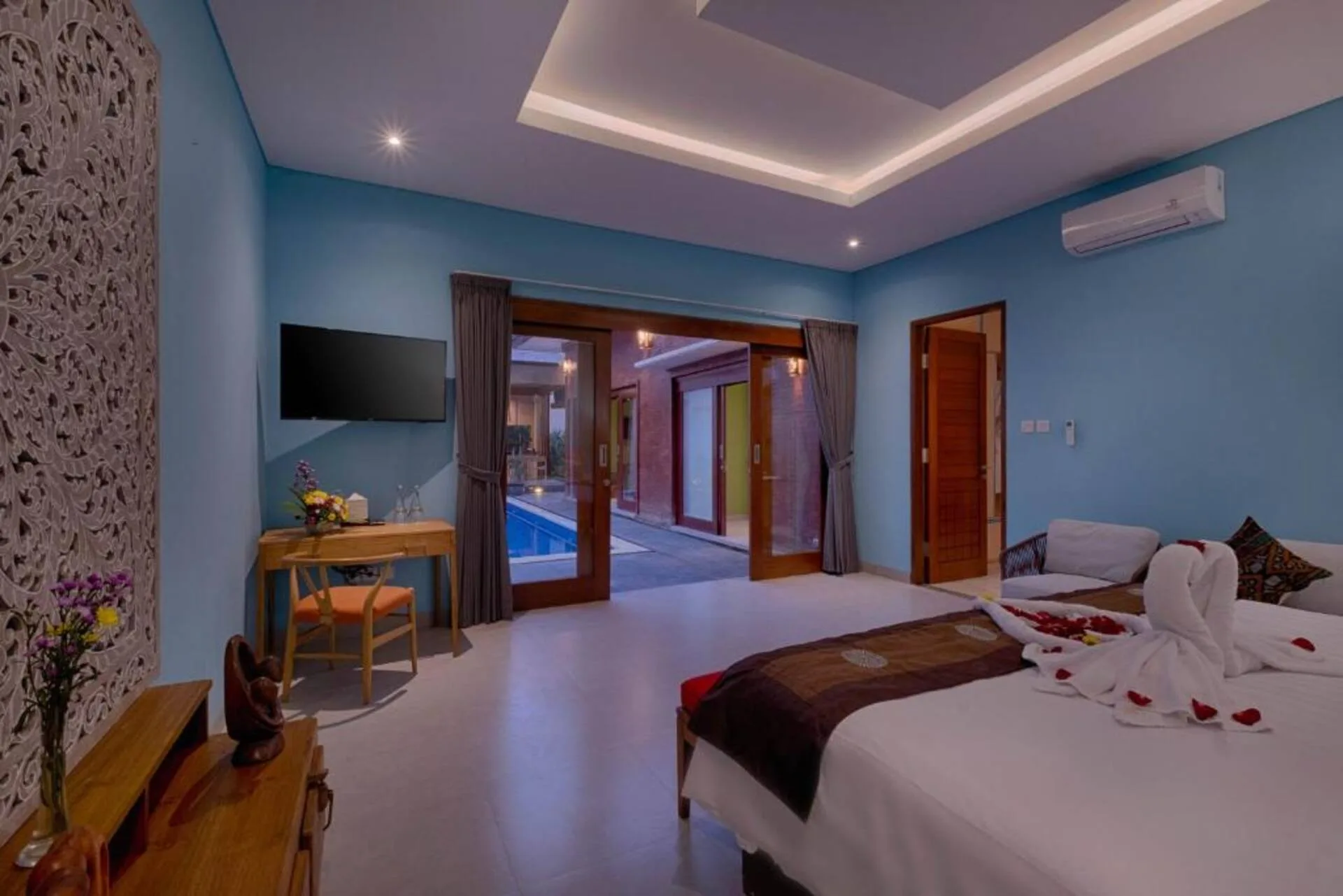 Intimate Poolside Escape 2 Bedroom Private Villa in Canggu 4